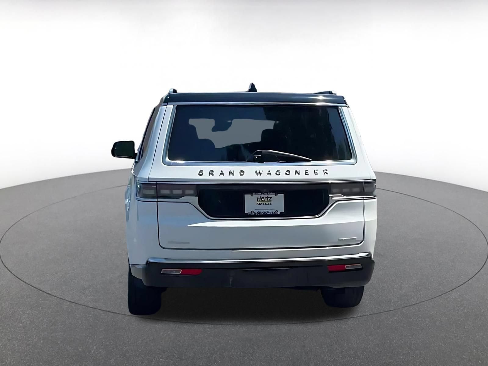 Thumbnail: 2023 Jeep Grand Wagoneer - 10