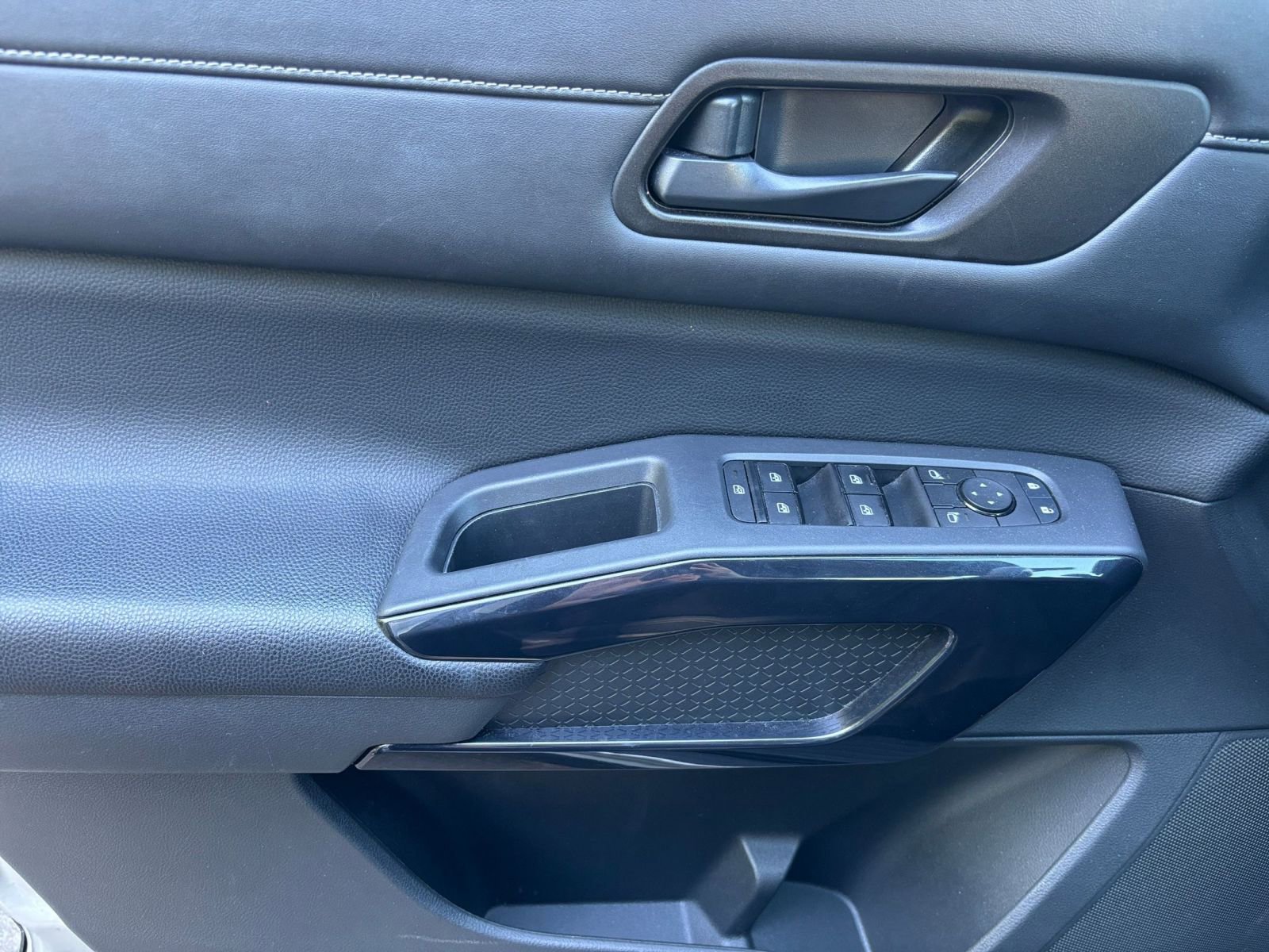 Thumbnail: 2025 Nissan Pathfinder - 18