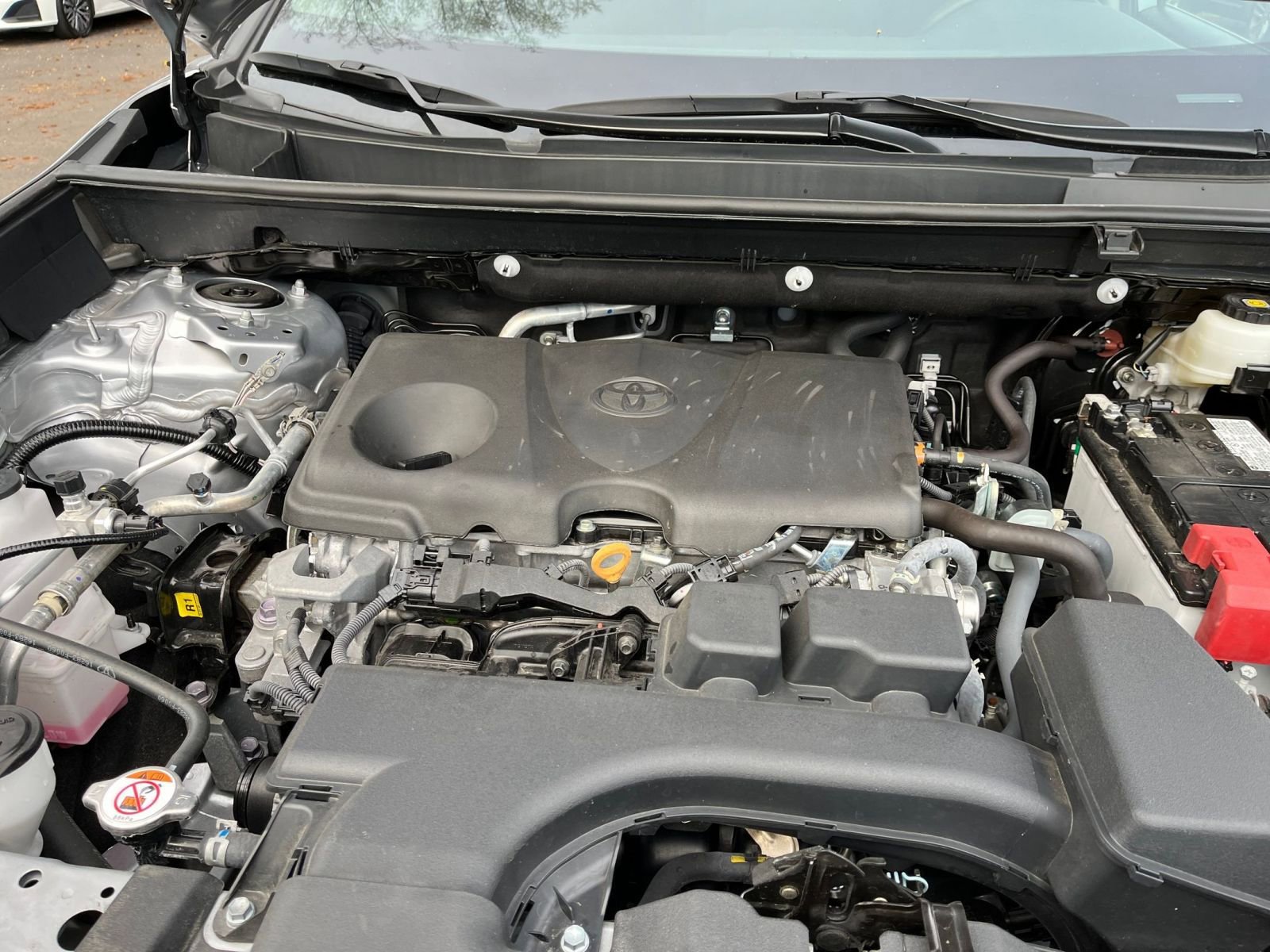 Thumbnail: 2025 Toyota RAV4 - 33