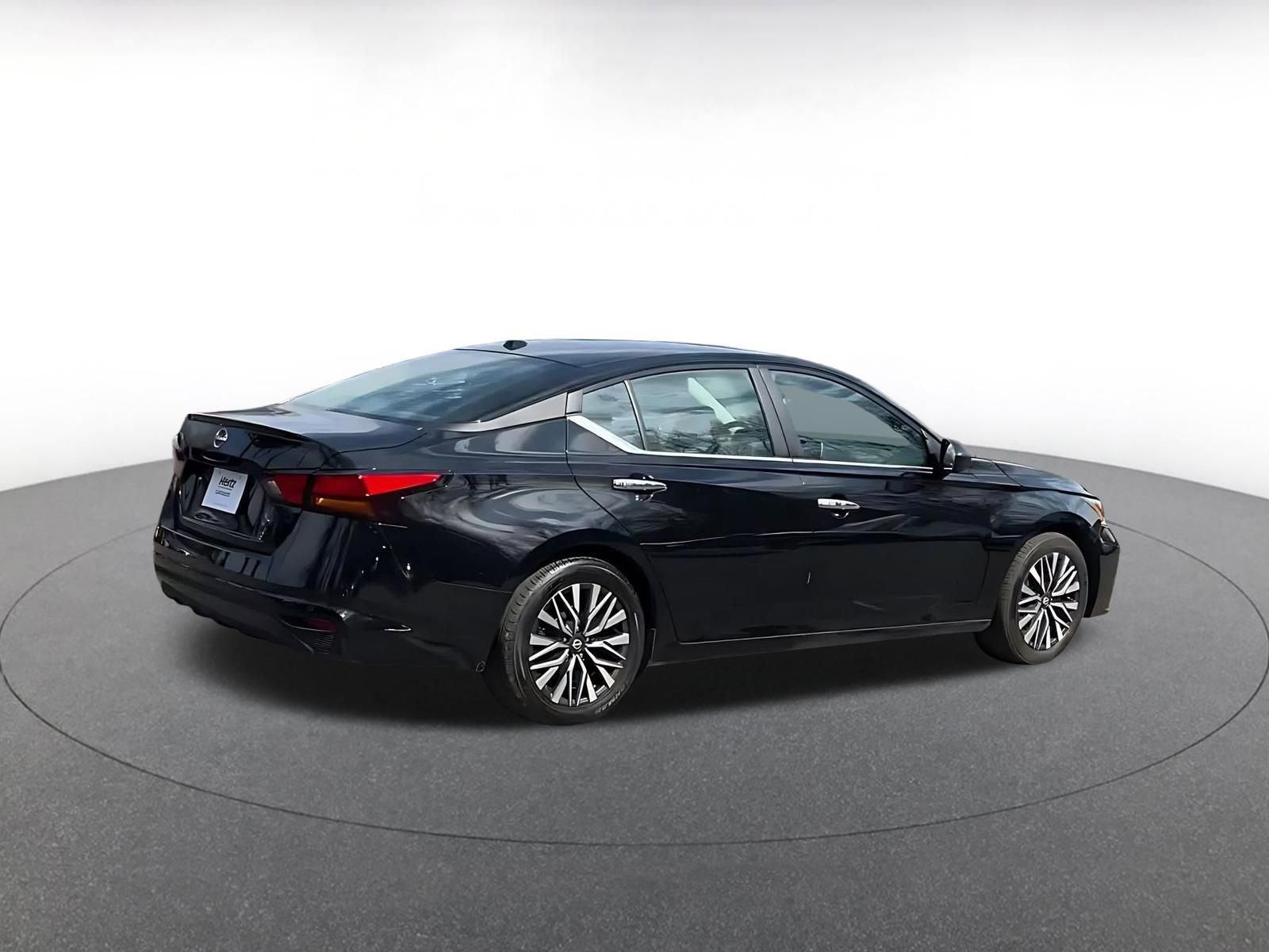 Thumbnail: 2025 Nissan Altima - 15