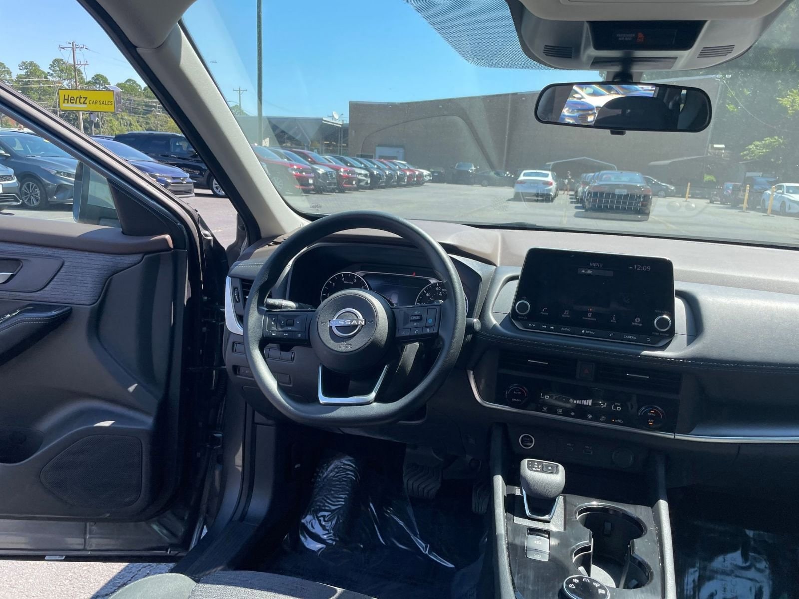 Thumbnail: 2023 Nissan Rogue - 30