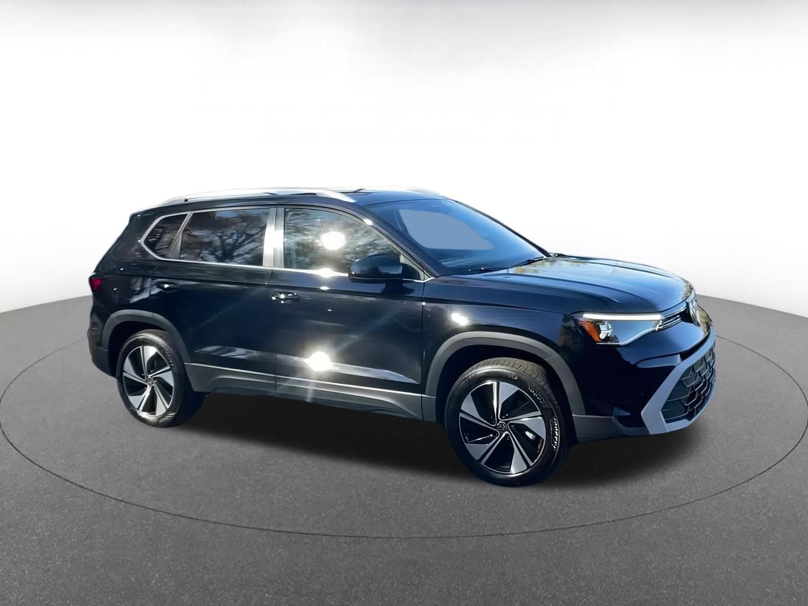 Thumbnail: 2025 Volkswagen Taos - 2