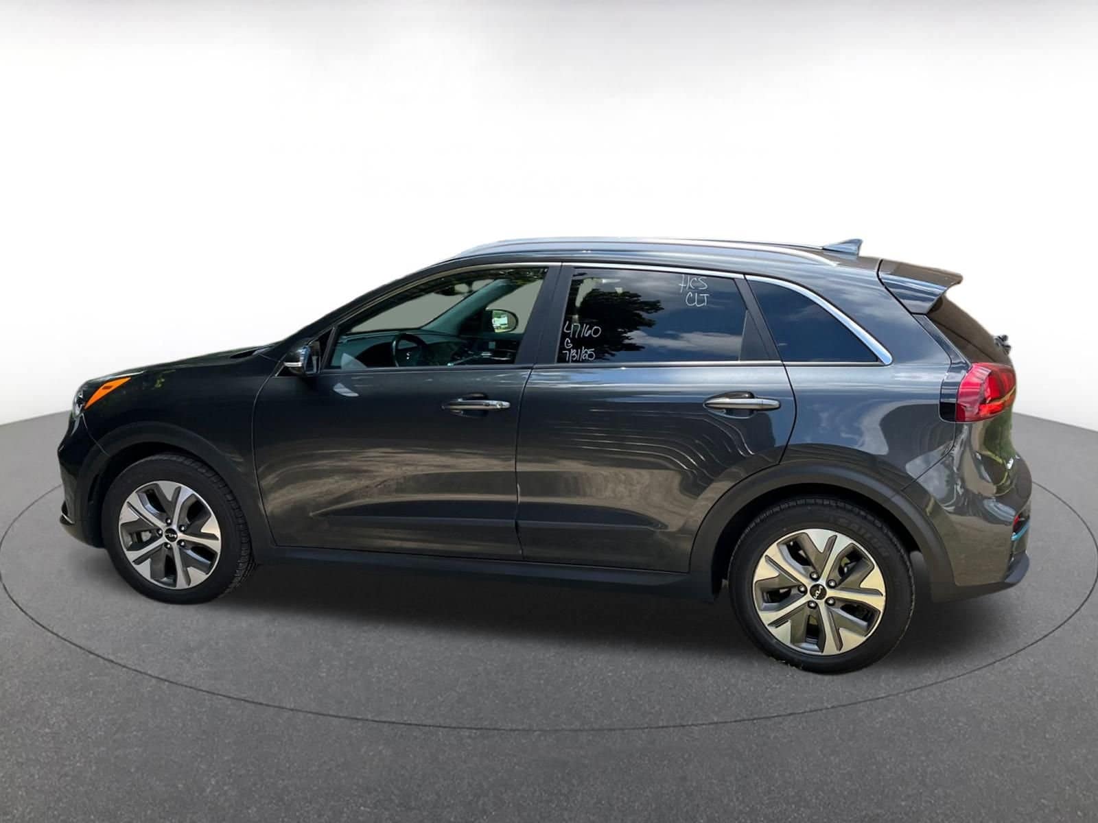 Thumbnail: 2022 Kia Niro - 6