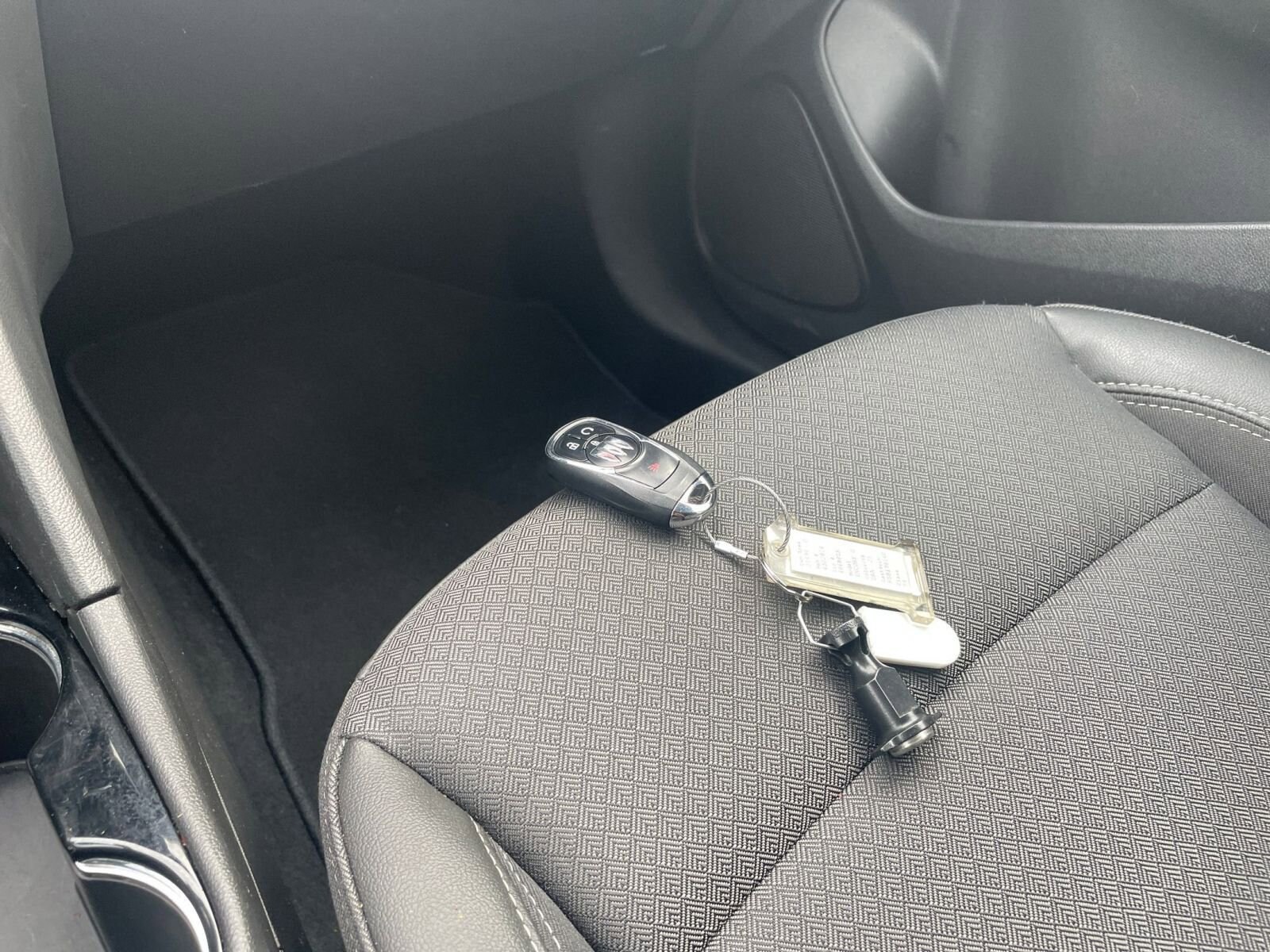 Thumbnail: 2025 Buick Encore GX - 21