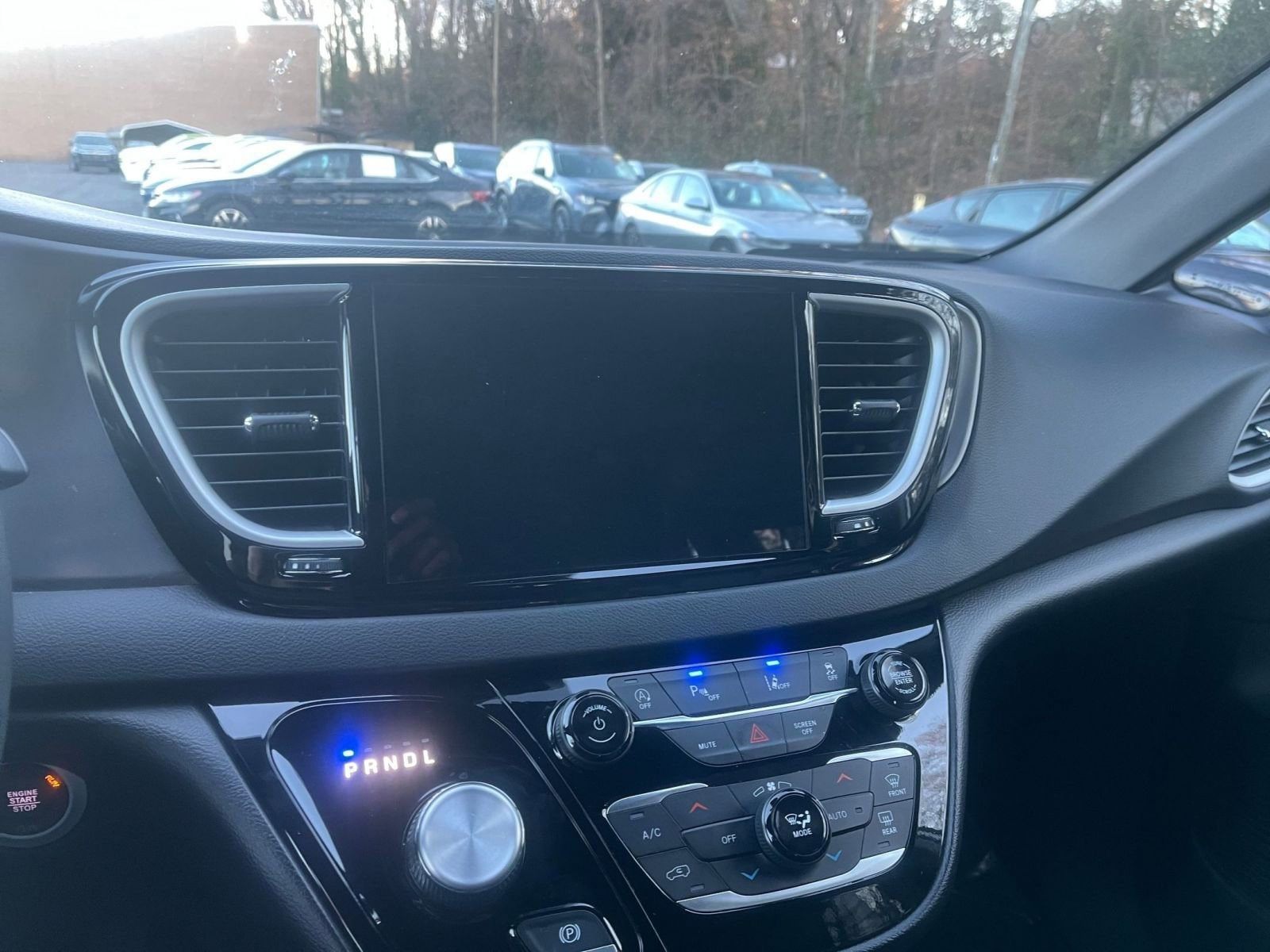 Thumbnail: 2025 Chrysler Pacifica - 17