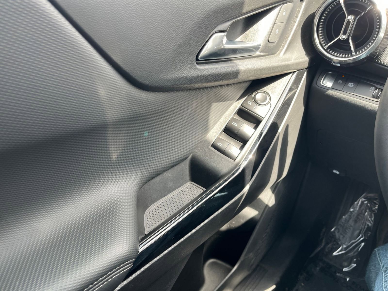 Thumbnail: 2025 Chevrolet Equinox - 18