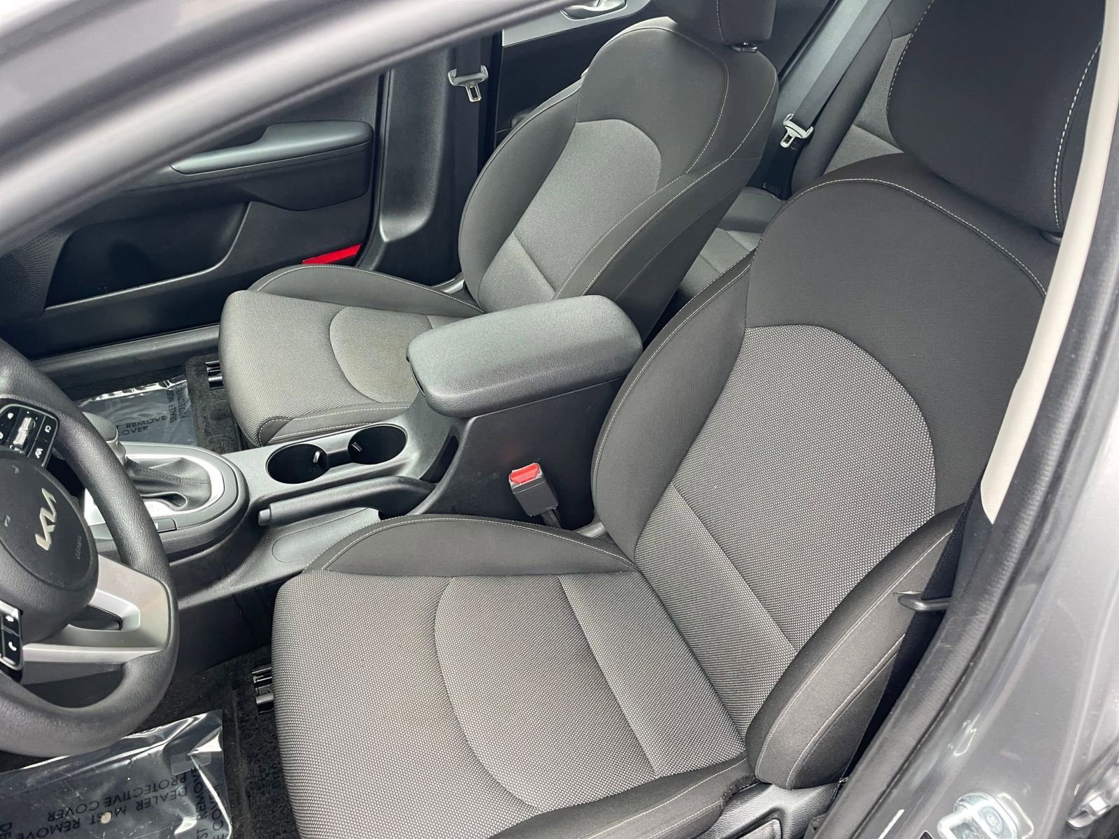 Thumbnail: 2023 Kia Forte - 32