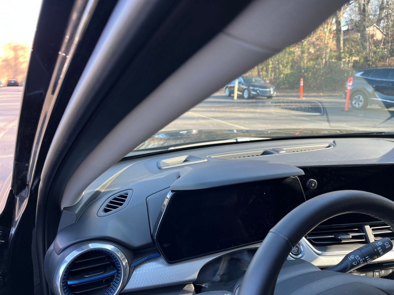 Thumbnail: 2025 Chevrolet Trax - 32