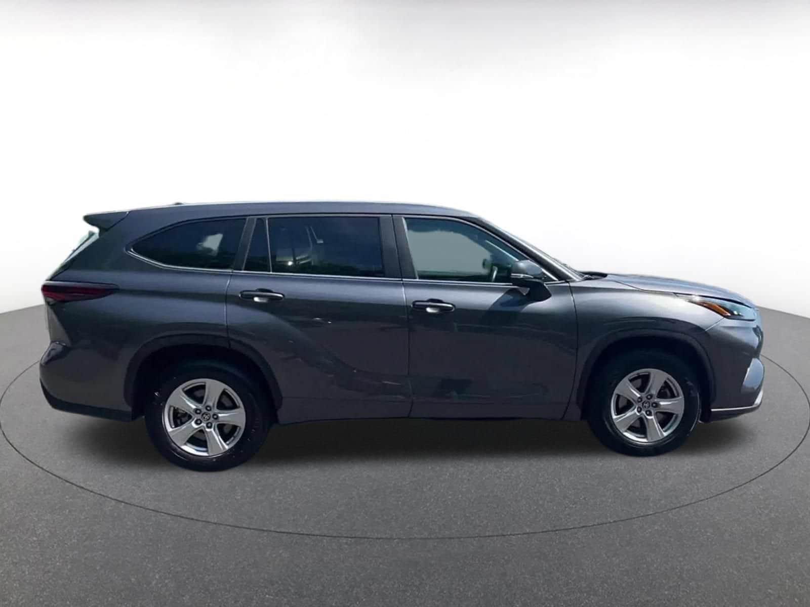 Thumbnail: 2025 Toyota Highlander - 16