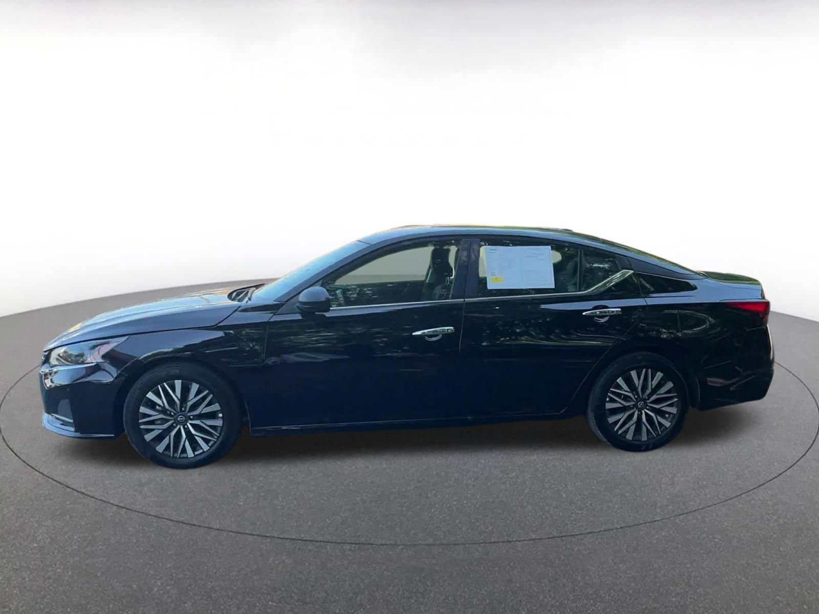 Thumbnail: 2025 Nissan Altima - 8