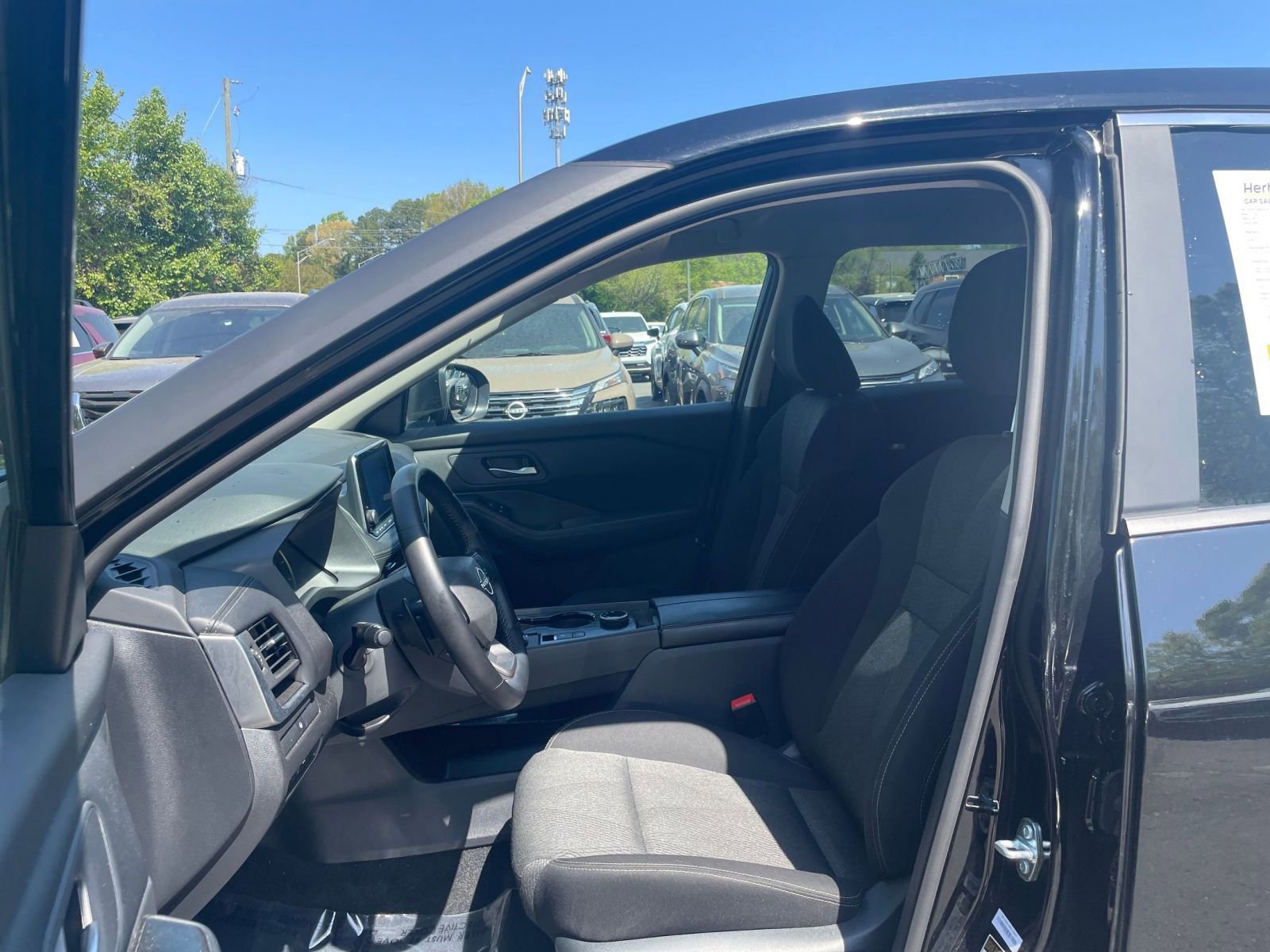 Thumbnail: 2025 Nissan Rogue - 28