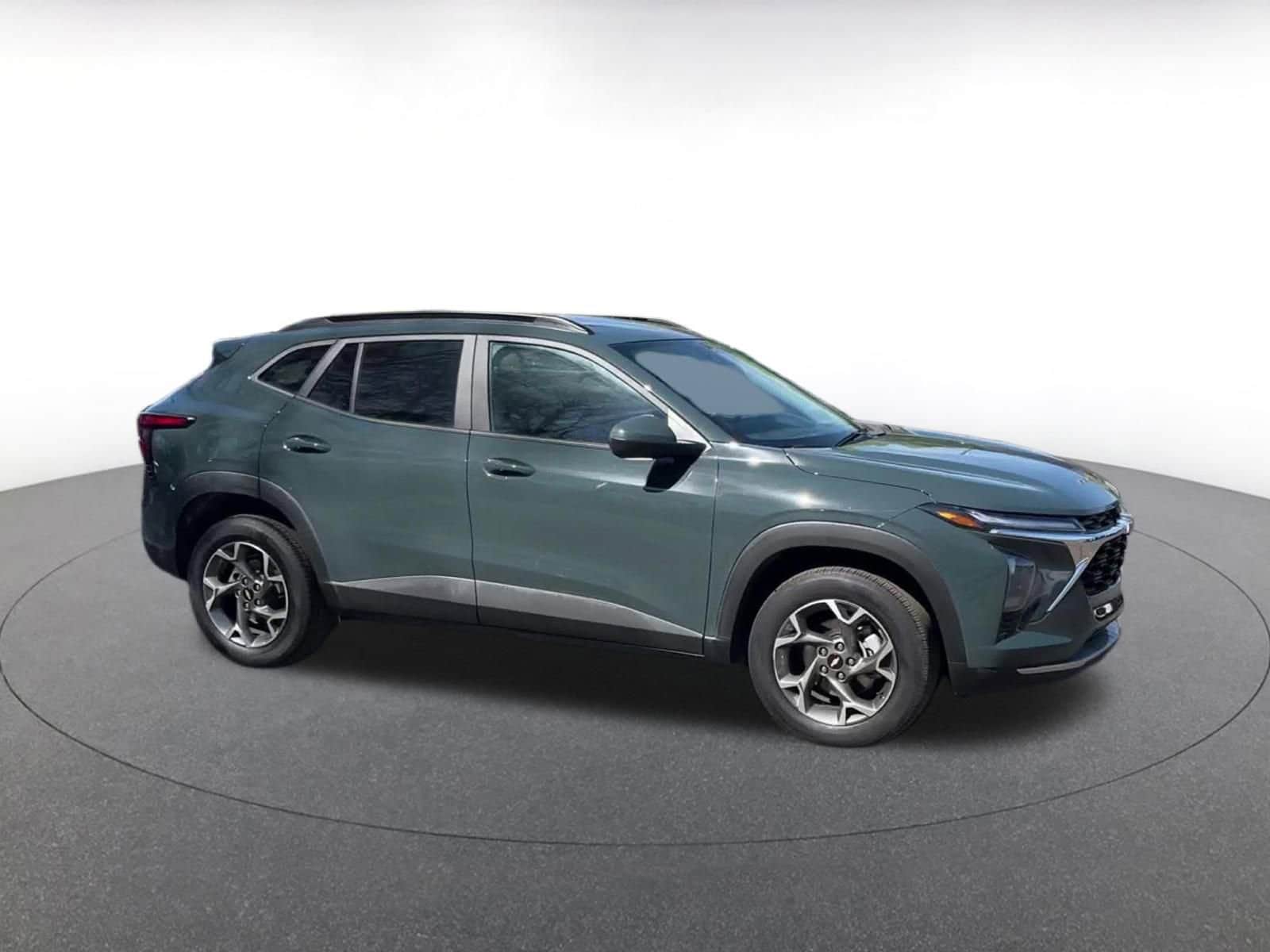 Thumbnail: 2025 Chevrolet Trax - 2