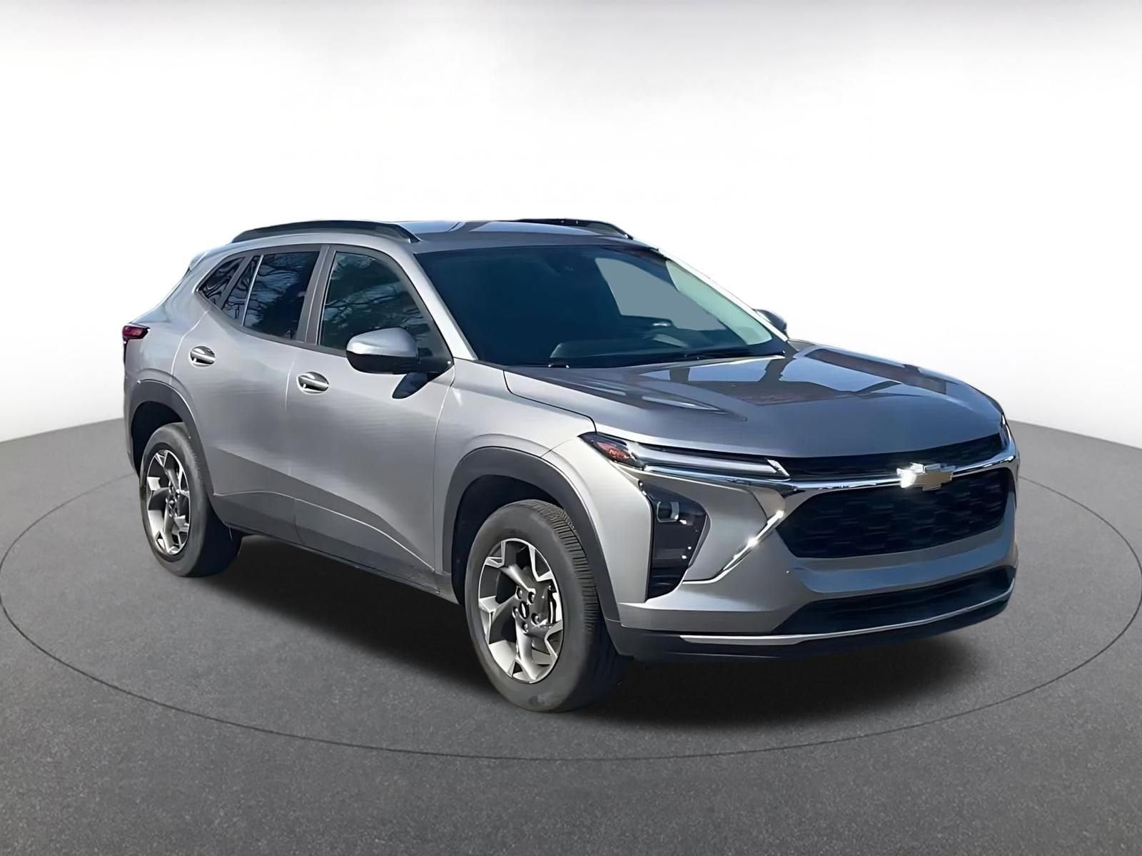 Thumbnail: 2025 Chevrolet Trax - 3