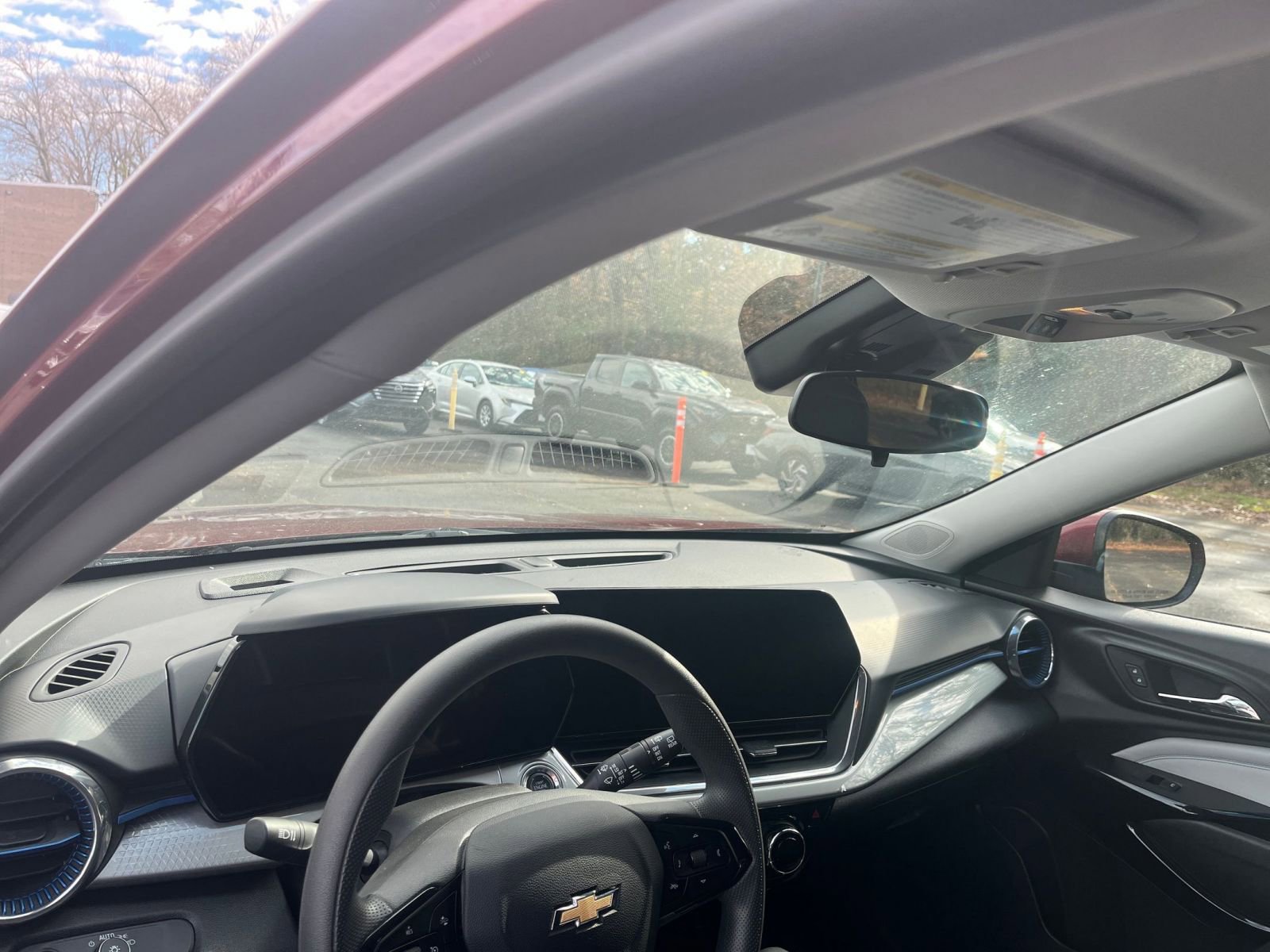 Thumbnail: 2025 Chevrolet Trax - 31