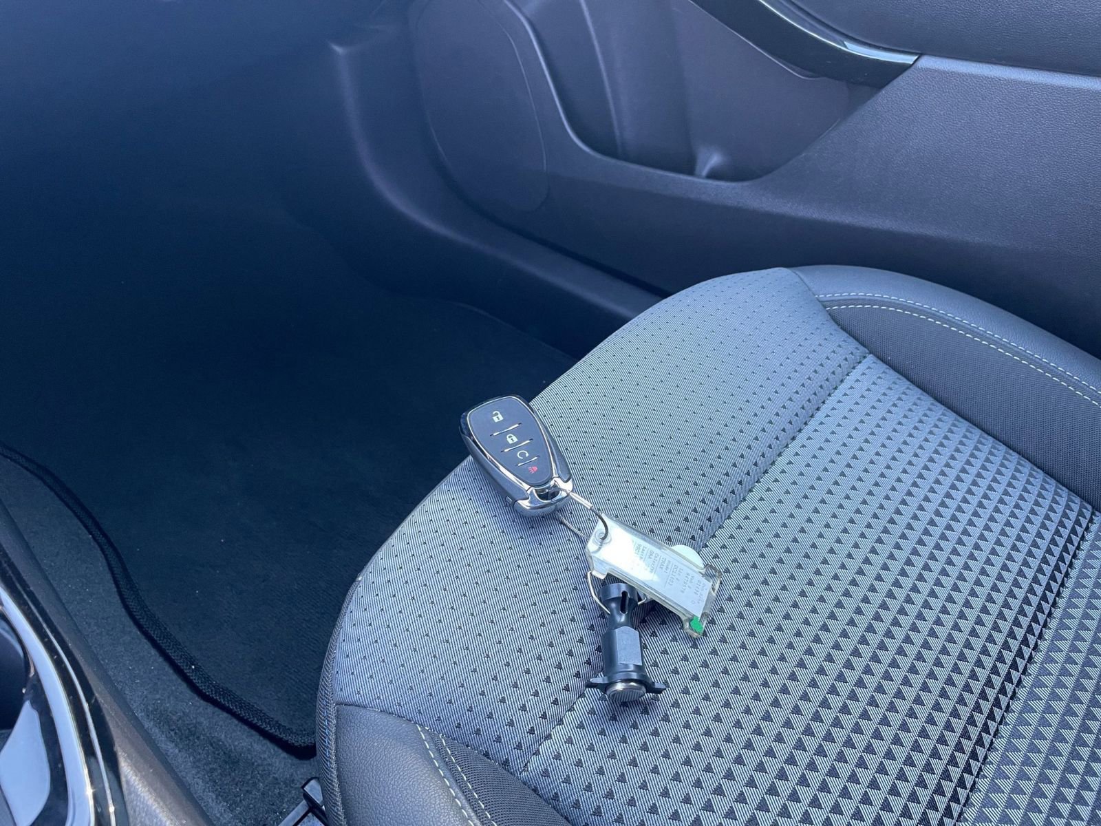 Thumbnail: 2025 Chevrolet Trax - 21