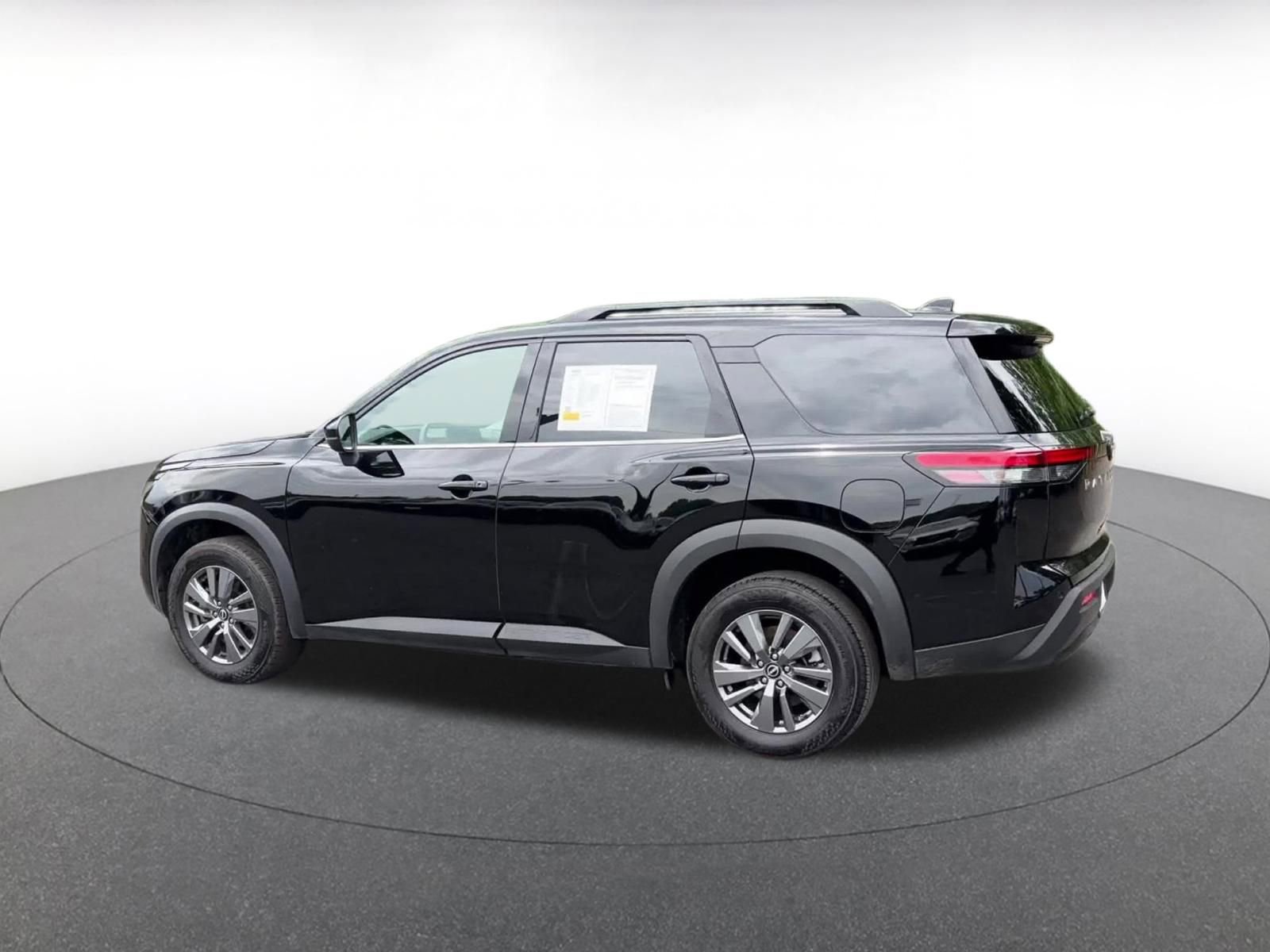 Thumbnail: 2025 Nissan Pathfinder - 10