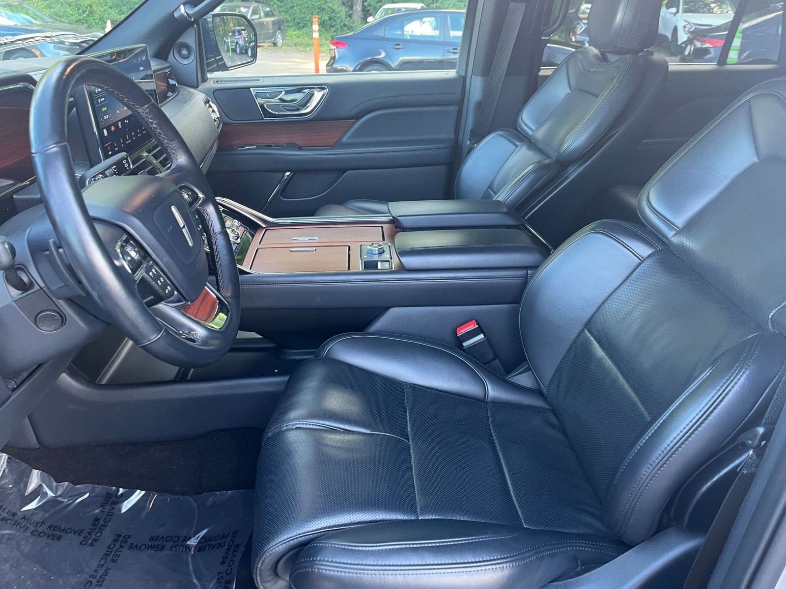 Thumbnail: 2023 Lincoln Navigator - 23