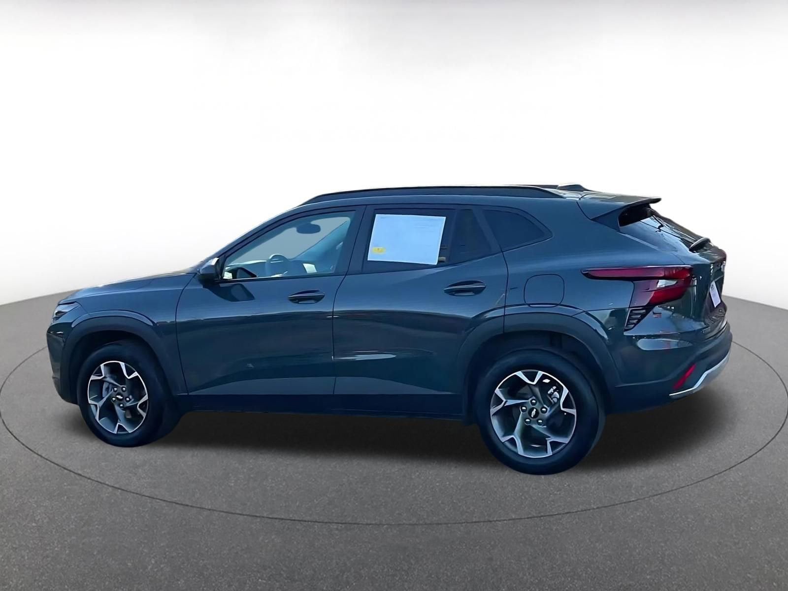 Thumbnail: 2025 Chevrolet Trax - 9