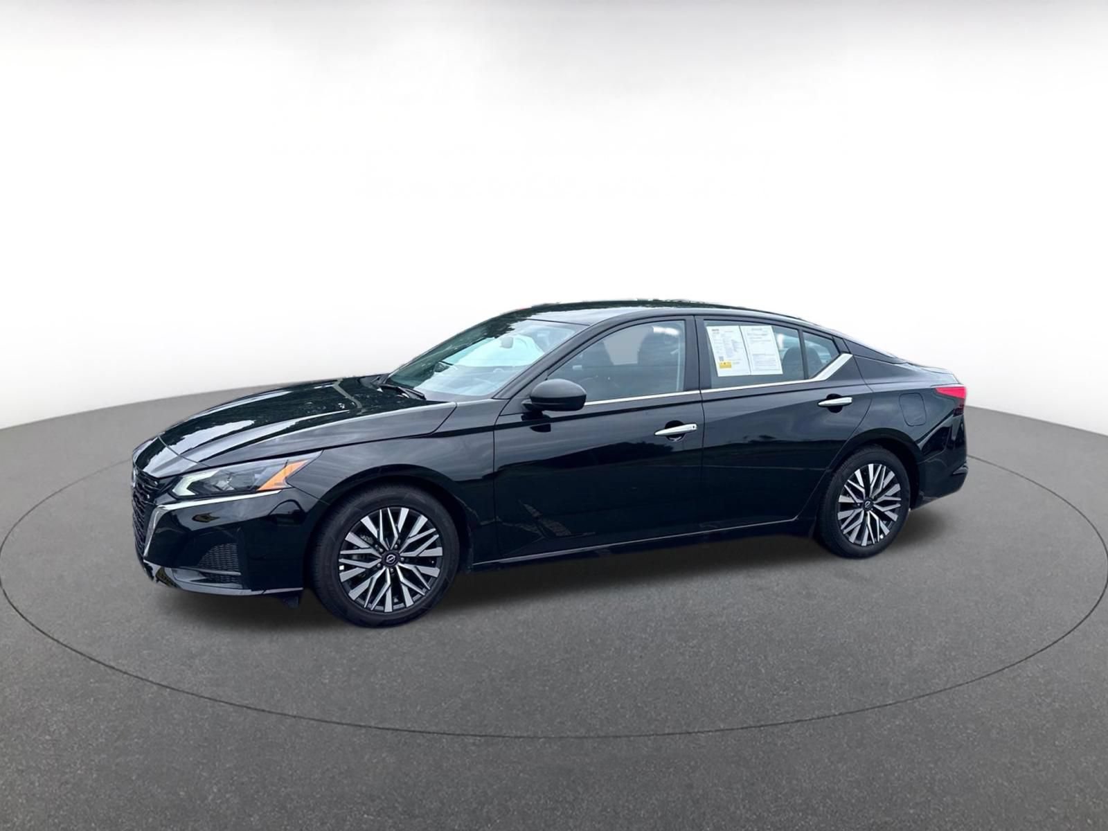 Thumbnail: 2025 Nissan Altima - 17