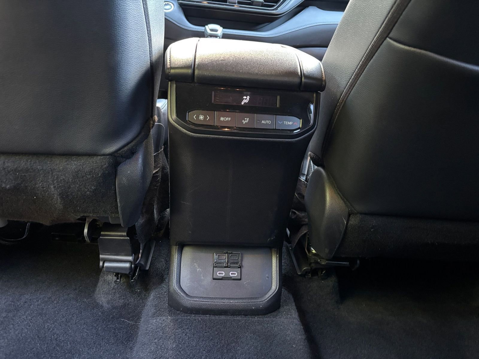 Thumbnail: 2025 Toyota Highlander - 25