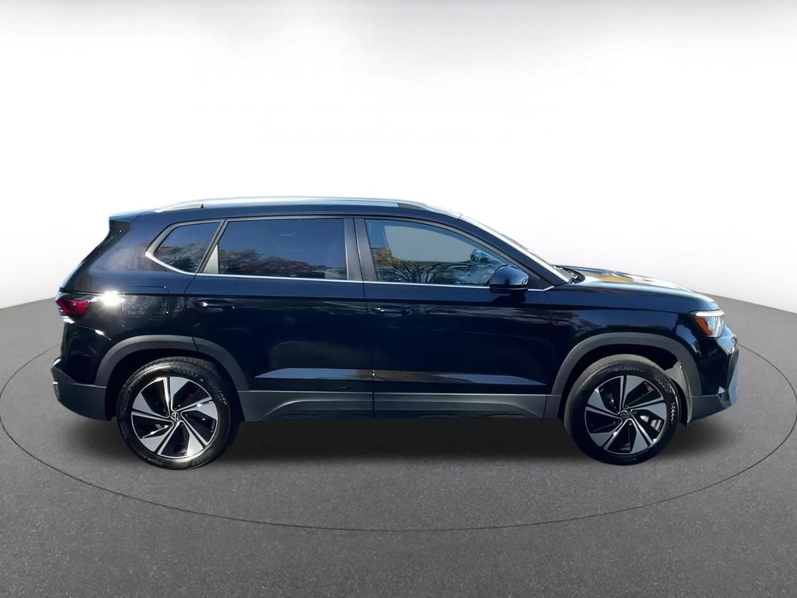 Thumbnail: 2025 Volkswagen Taos - 16