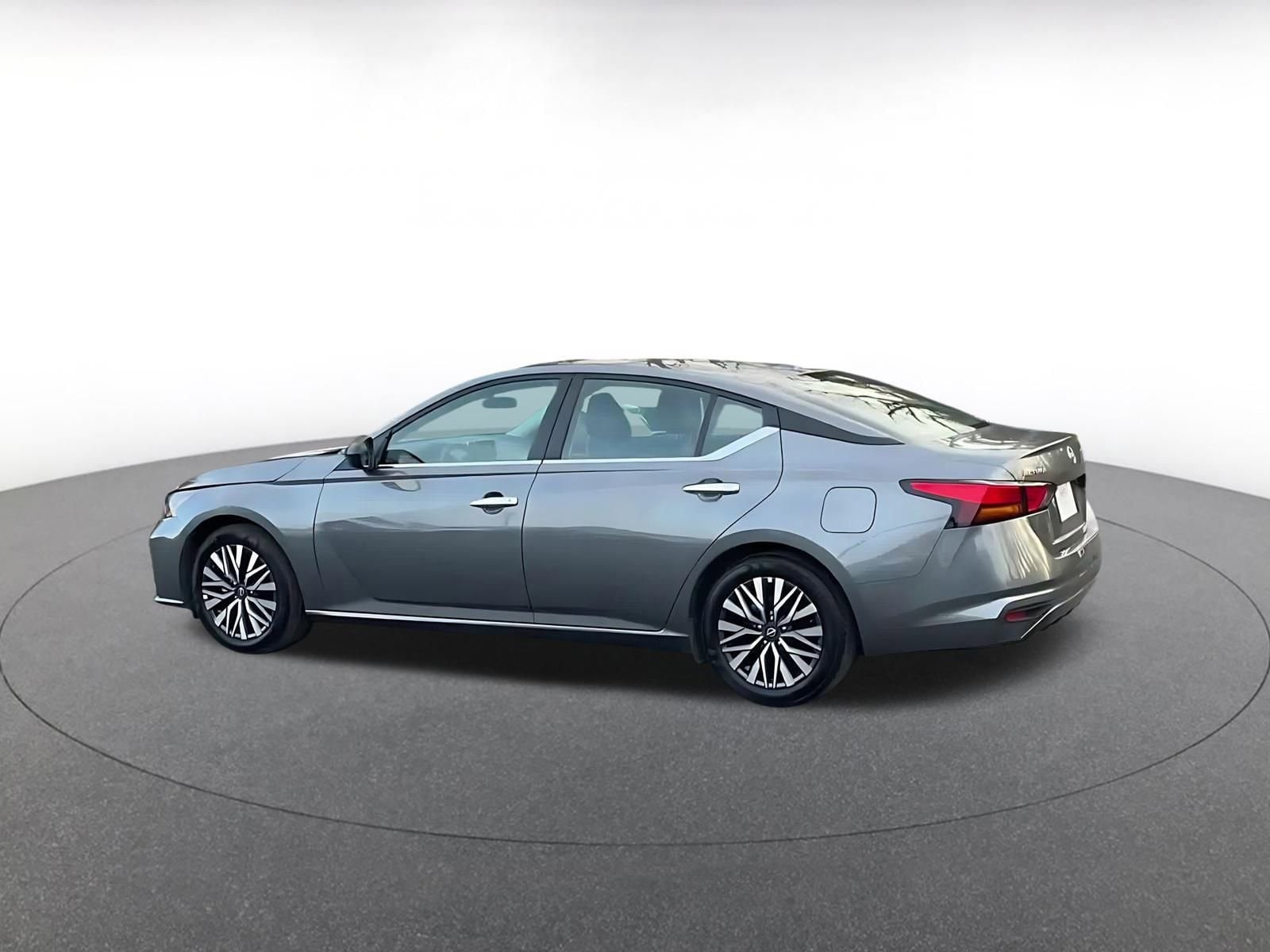 Thumbnail: 2025 Nissan Altima - 14