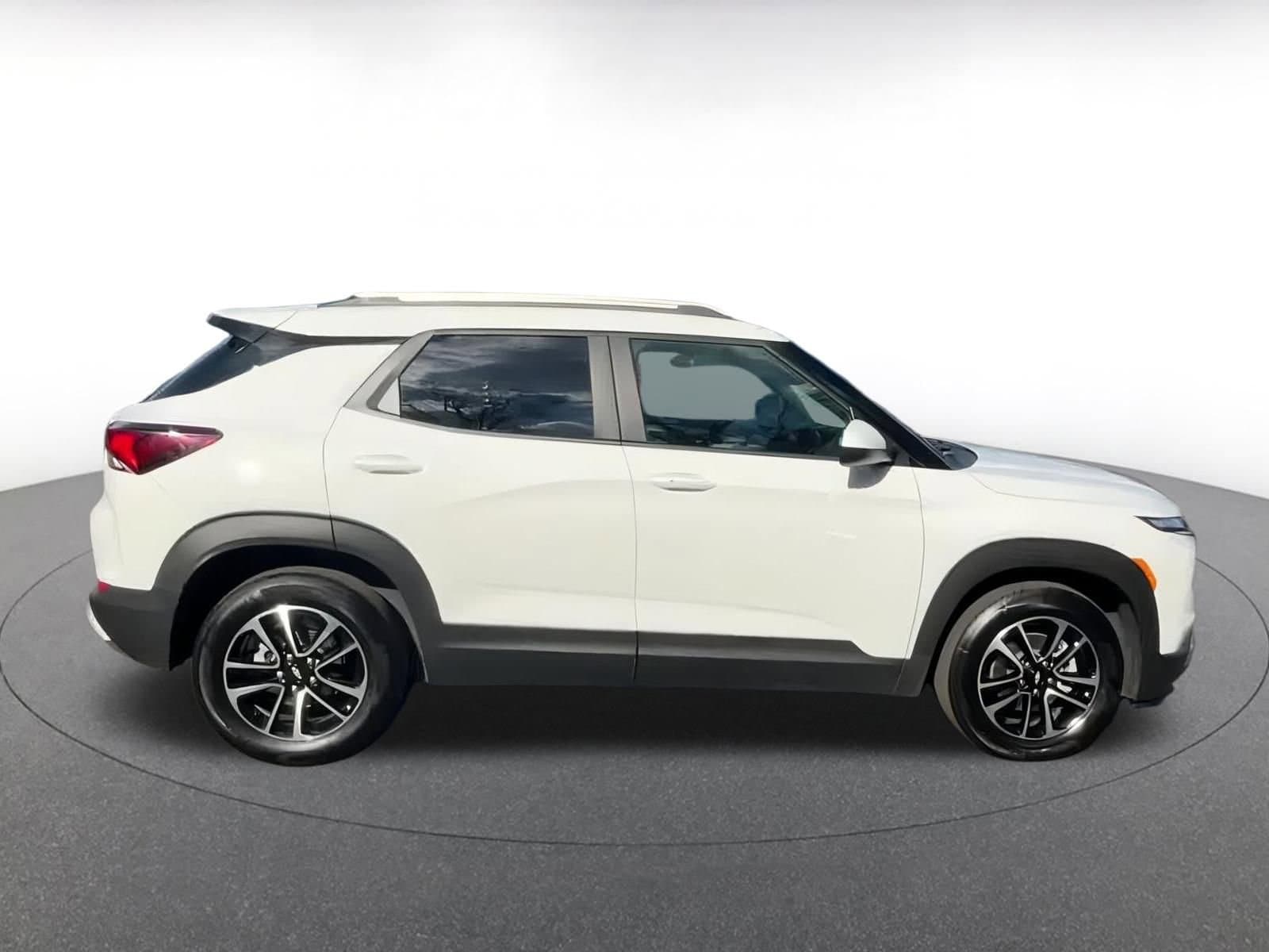 Thumbnail: 2025 Chevrolet TrailBlazer - 16