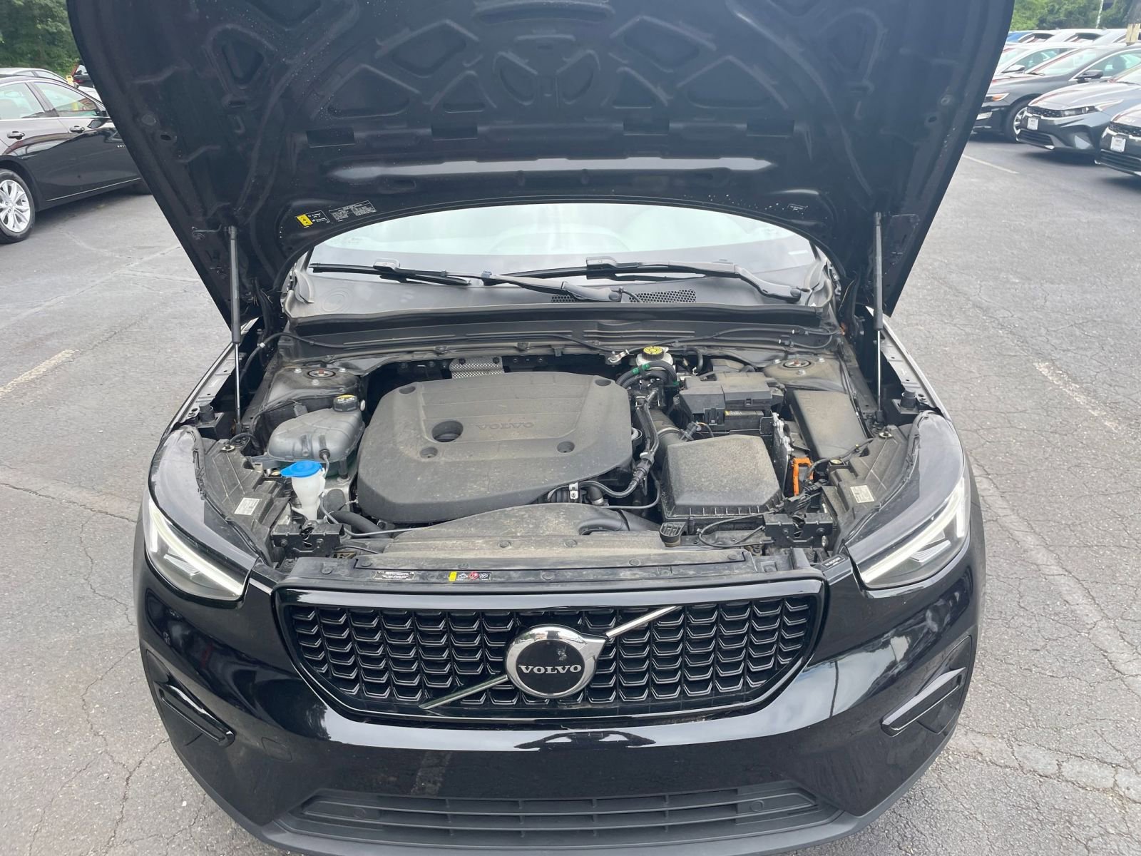 Thumbnail: 2024 Volvo XC40 - 28