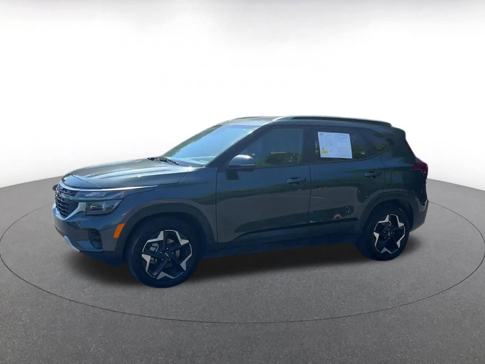 Thumbnail: 2025 Kia Seltos - 8