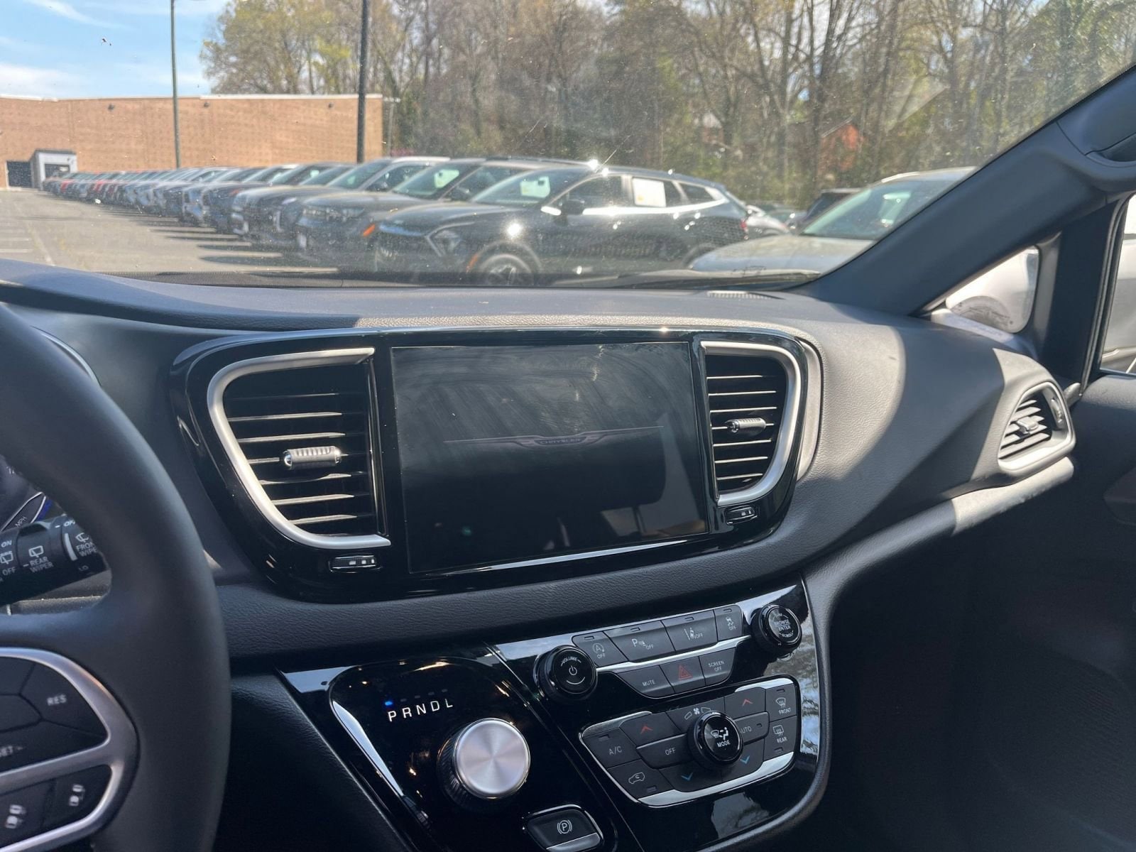 Thumbnail: 2025 Chrysler Pacifica - 17