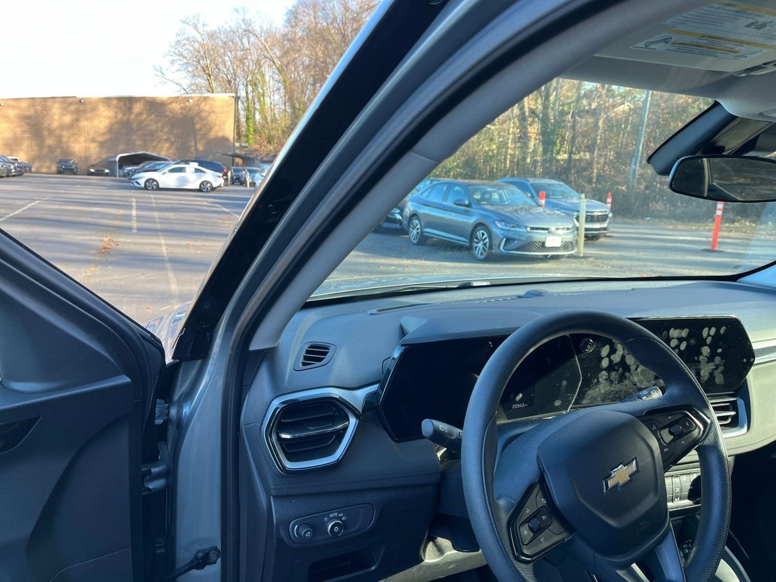 Thumbnail: 2025 Chevrolet TrailBlazer - 32