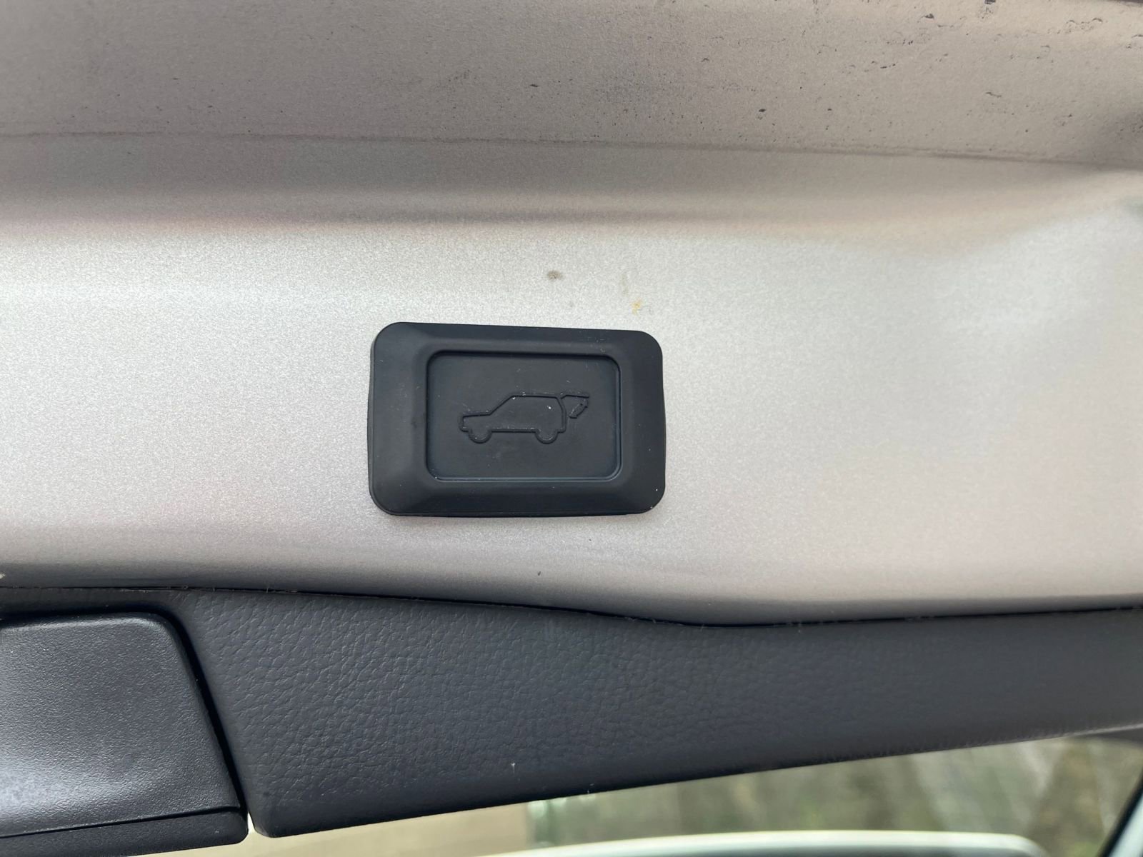 Thumbnail: 2025 Toyota RAV4 - 23