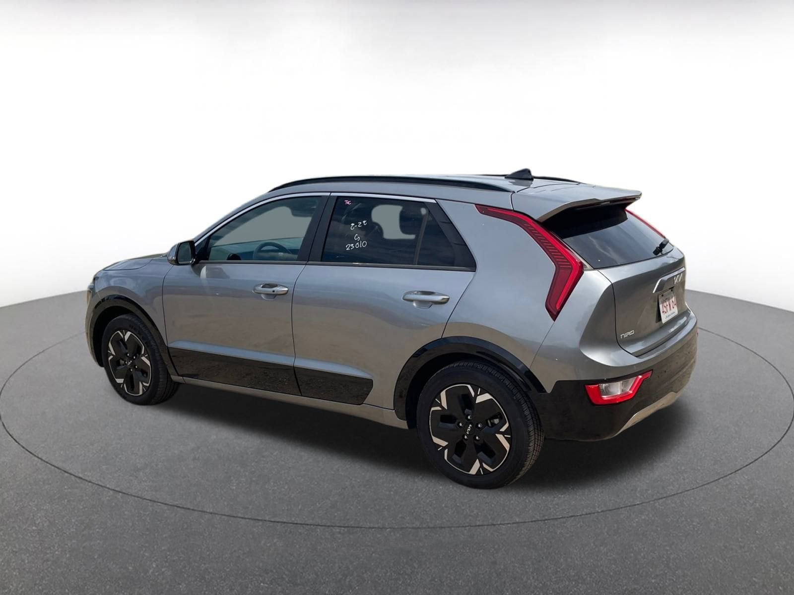 Thumbnail: 2023 Kia Niro - 7