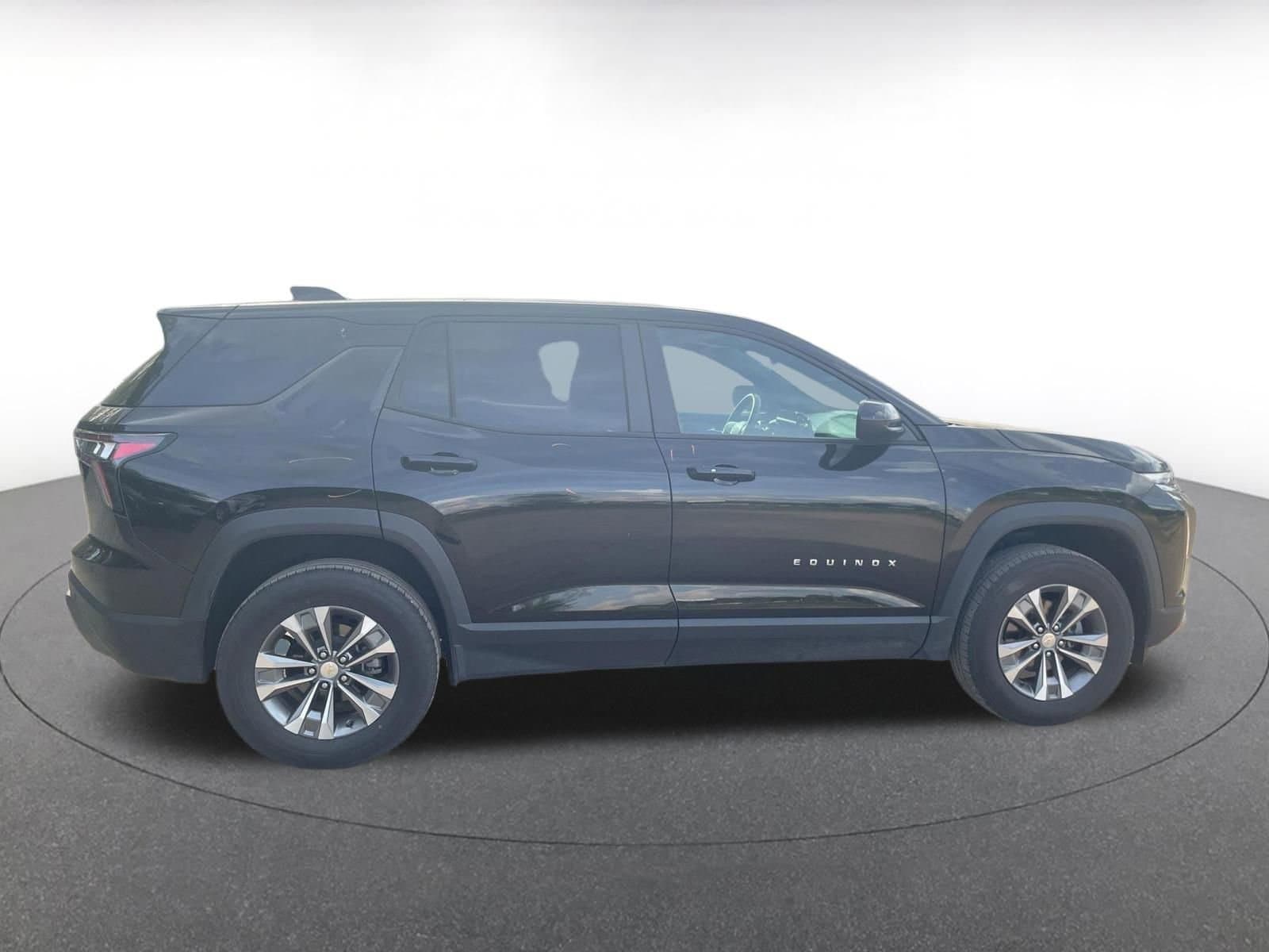 Thumbnail: 2025 Chevrolet Equinox - 18