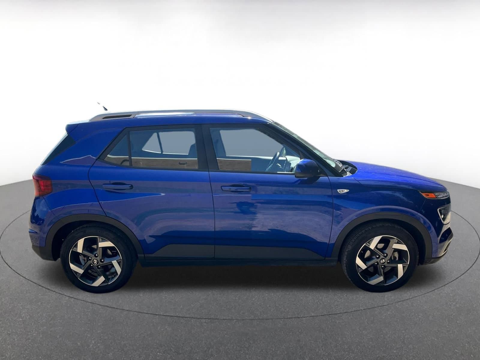 Thumbnail: 2023 Hyundai Venue - 15
