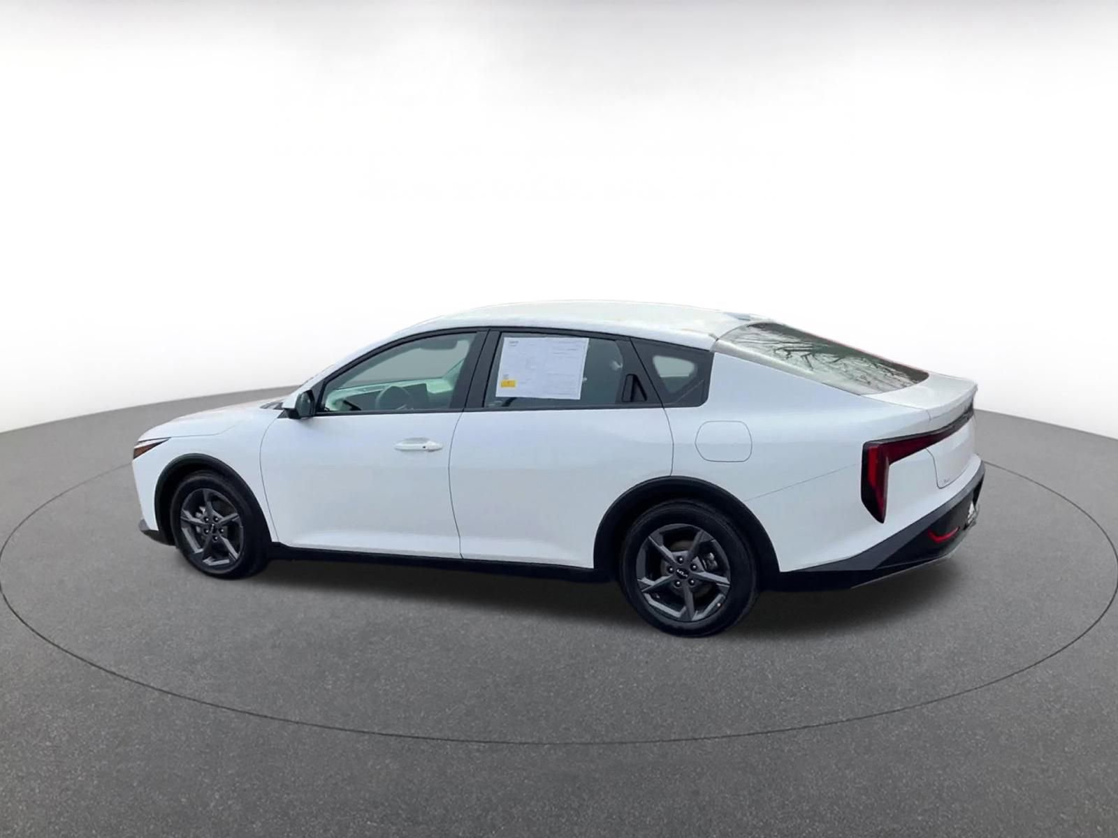 Thumbnail: 2025 Kia K4 - 10