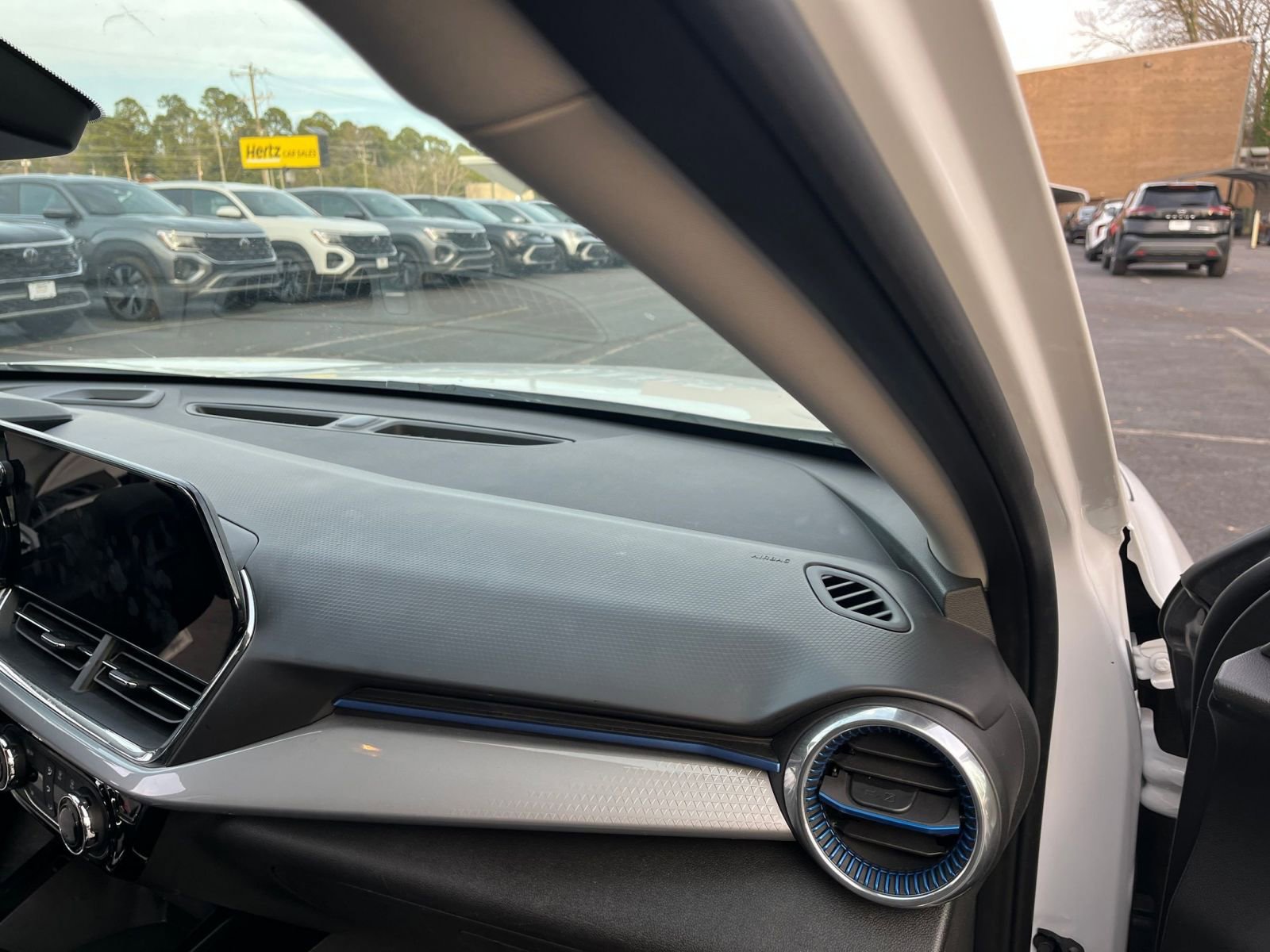 Thumbnail: 2025 Chevrolet Trax - 33