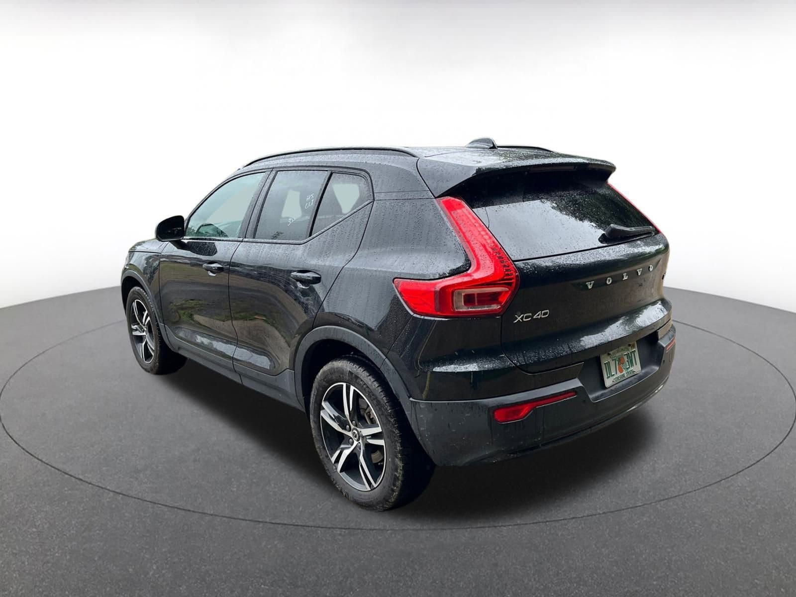 Thumbnail: 2024 Volvo XC40 - 9