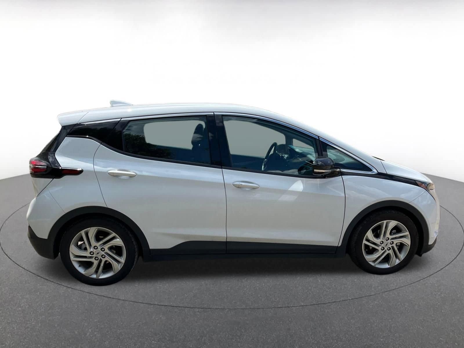 Thumbnail: 2023 Chevrolet Bolt EV - 15