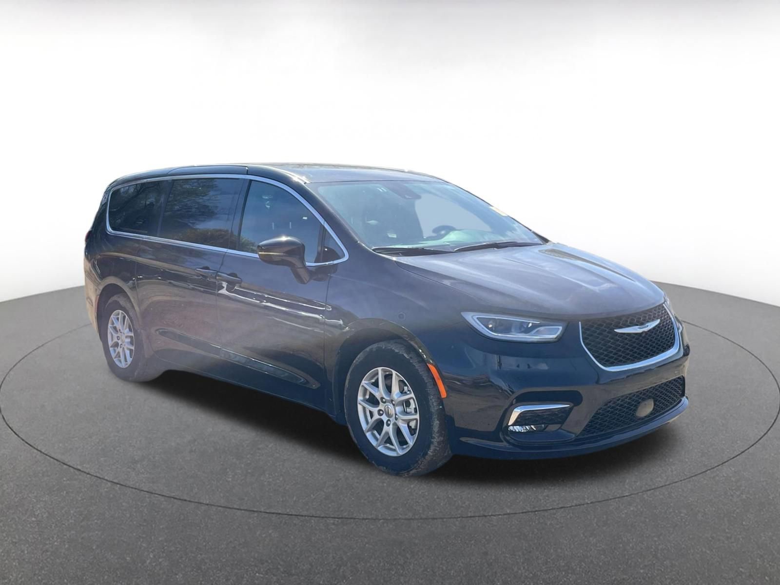 Thumbnail: 2025 Chrysler Pacifica - 2