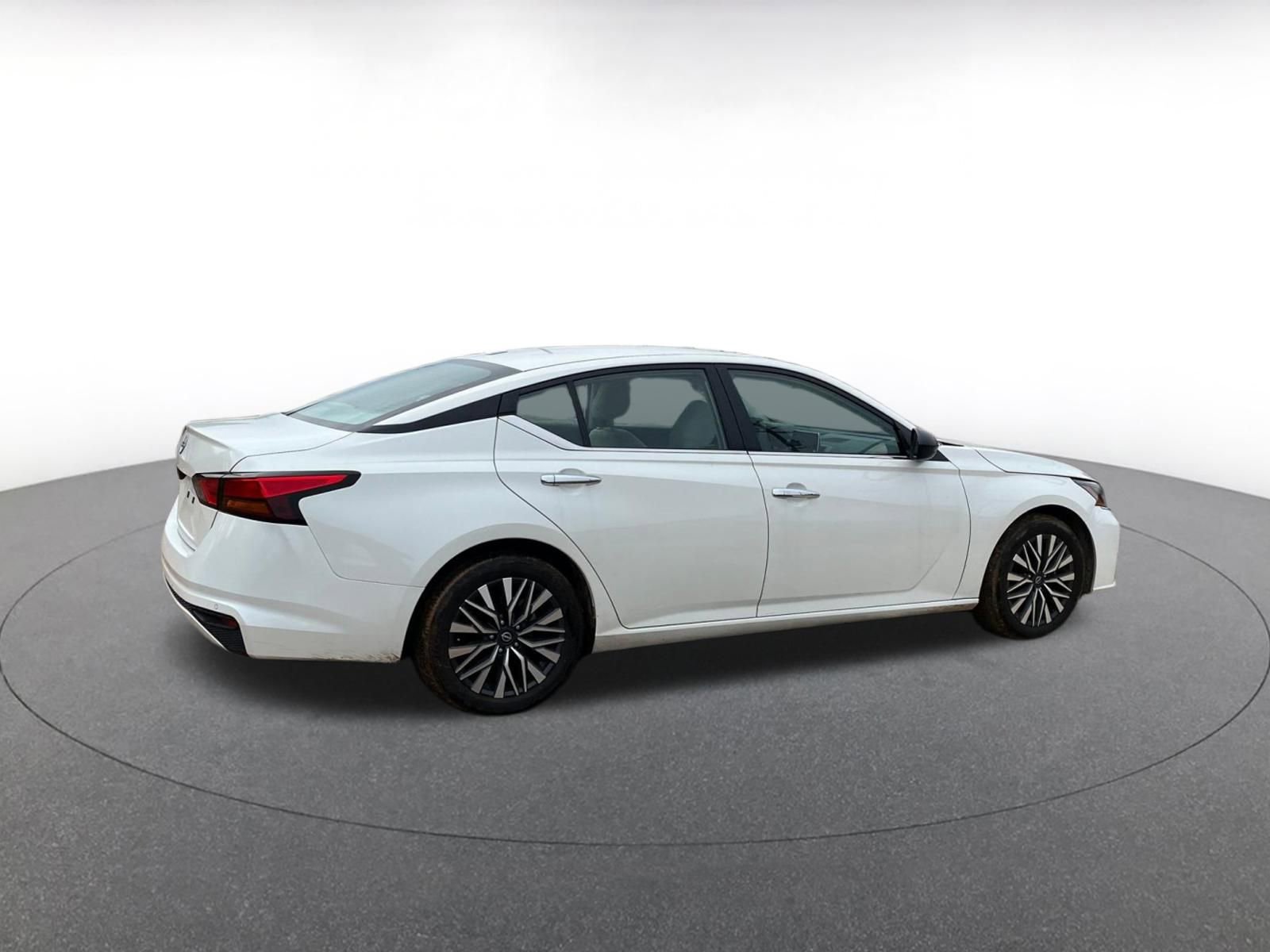 Thumbnail: 2025 Nissan Altima - 16