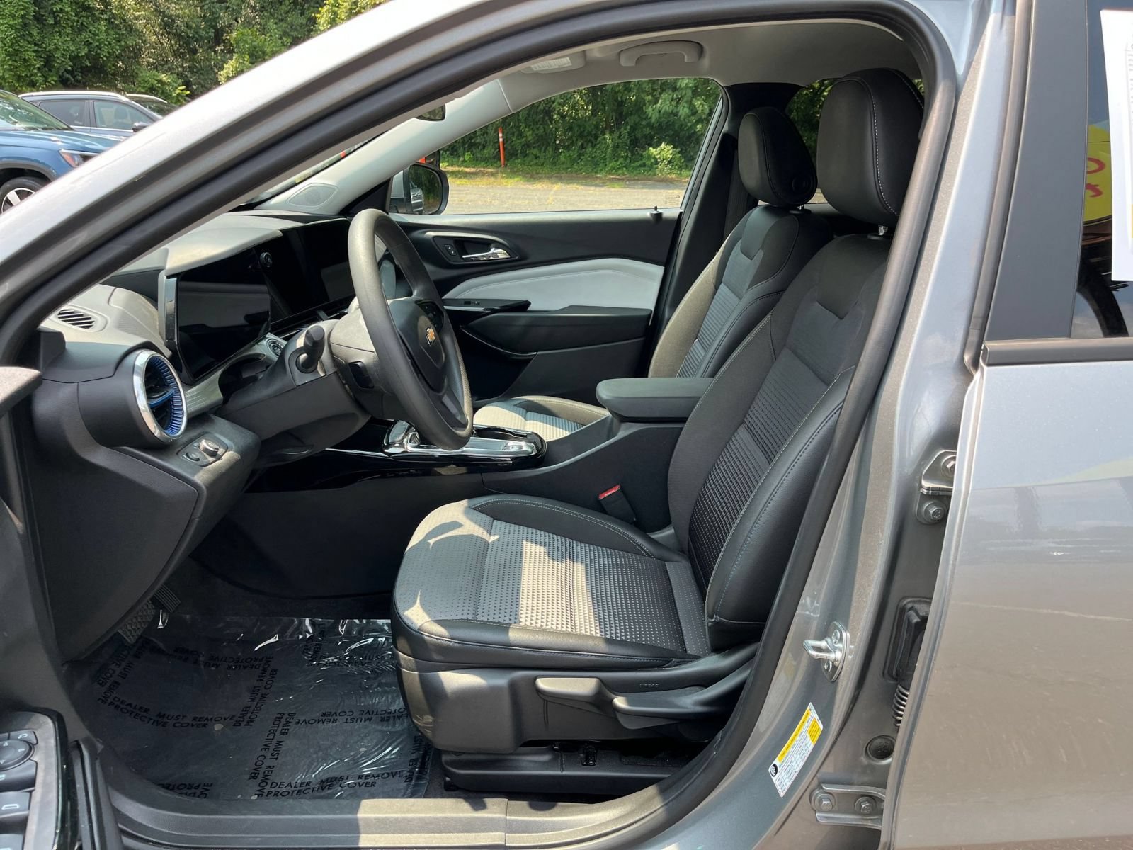 Thumbnail: 2025 Chevrolet Trax - 25