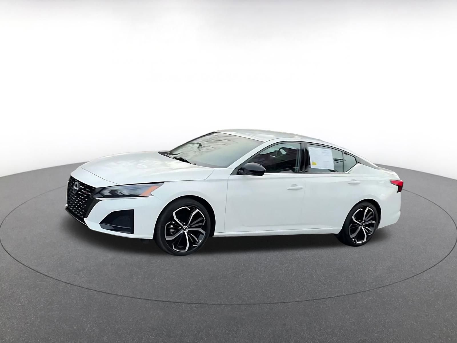 Thumbnail: 2025 Nissan Altima - 9