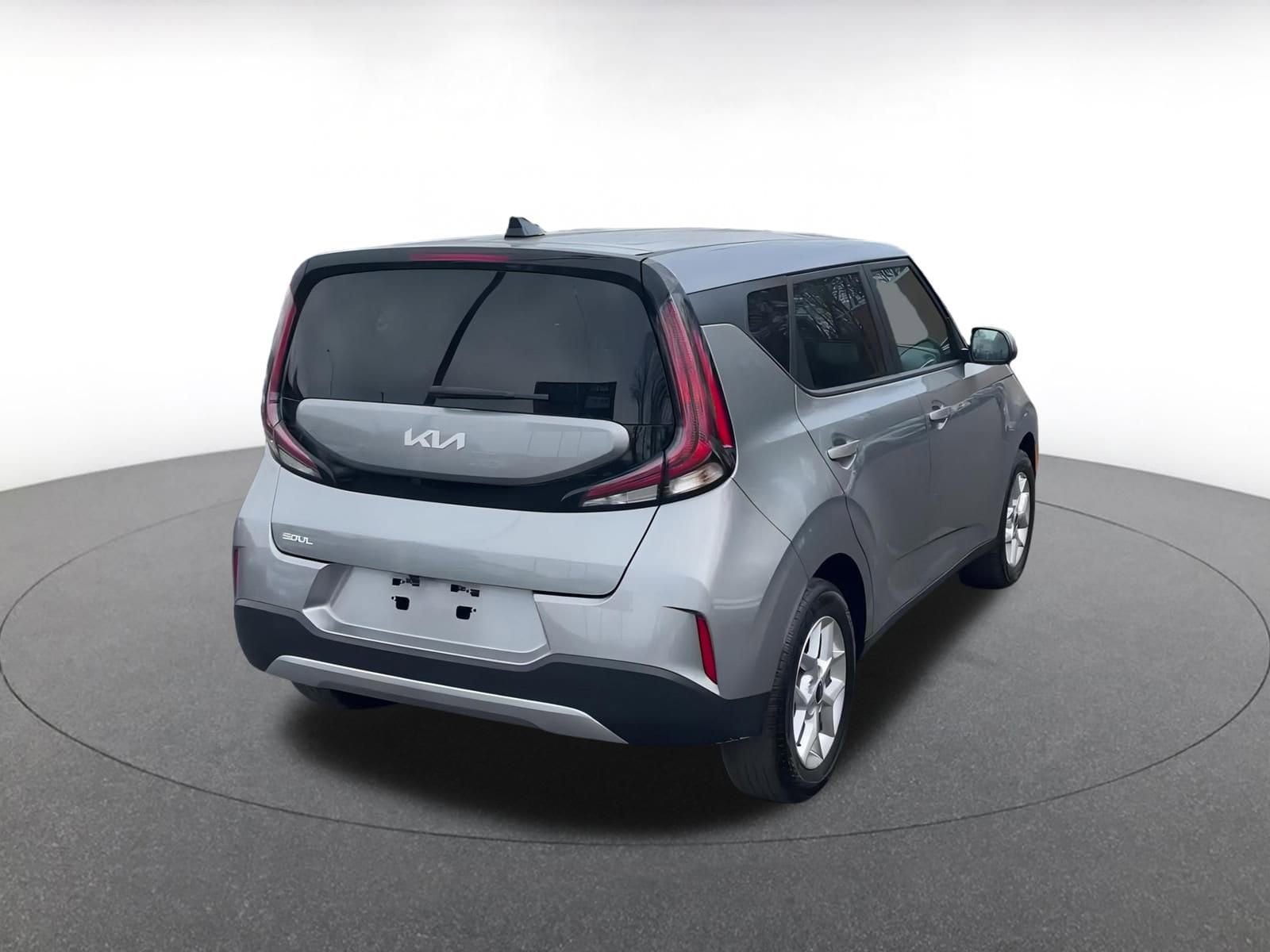 2024 Kia Soul LX 13