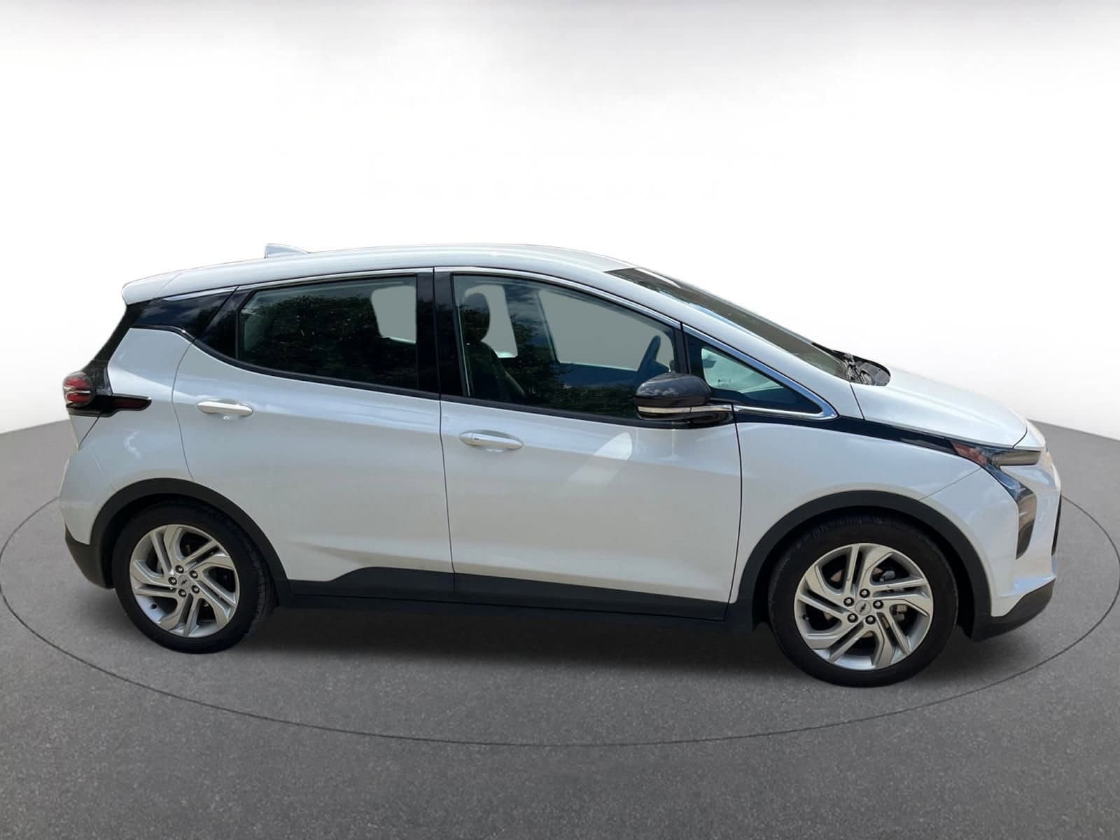 Thumbnail: 2023 Chevrolet Bolt EV - 16