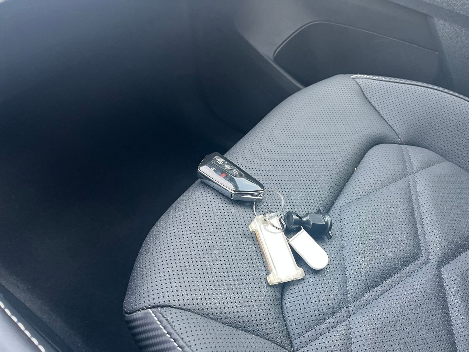 Thumbnail: 2025 Volkswagen Atlas - 21