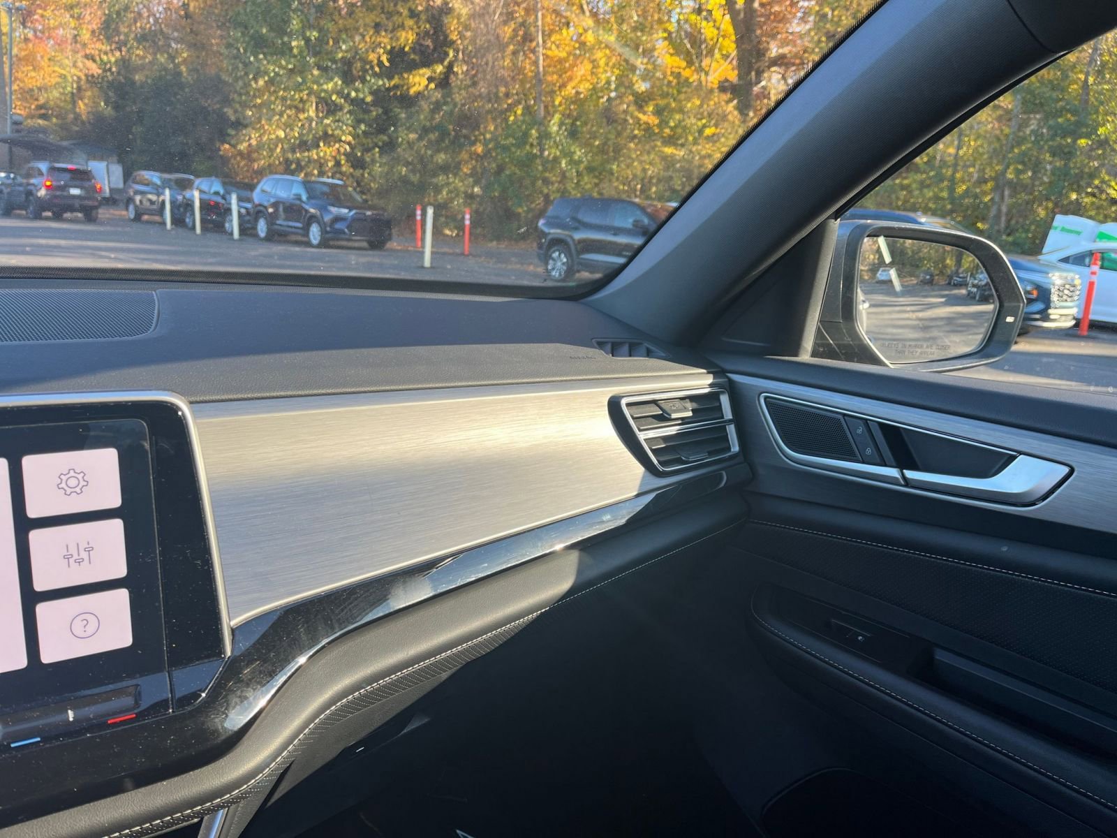 Thumbnail: 2025 Volkswagen Atlas - 31