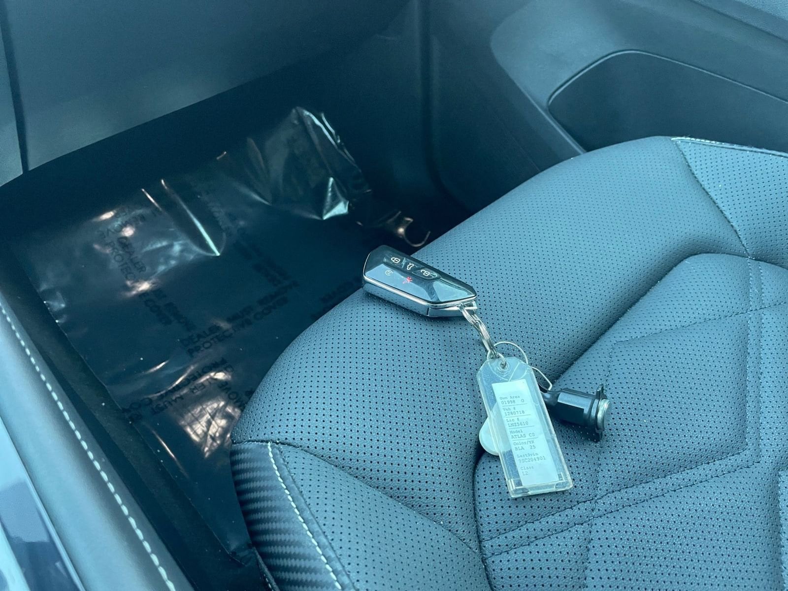 Thumbnail: 2025 Volkswagen Atlas - 21