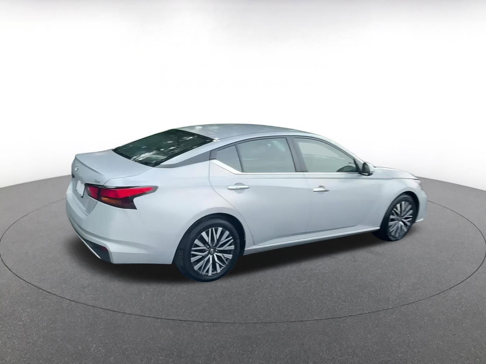 Thumbnail: 2023 Nissan Altima - 15