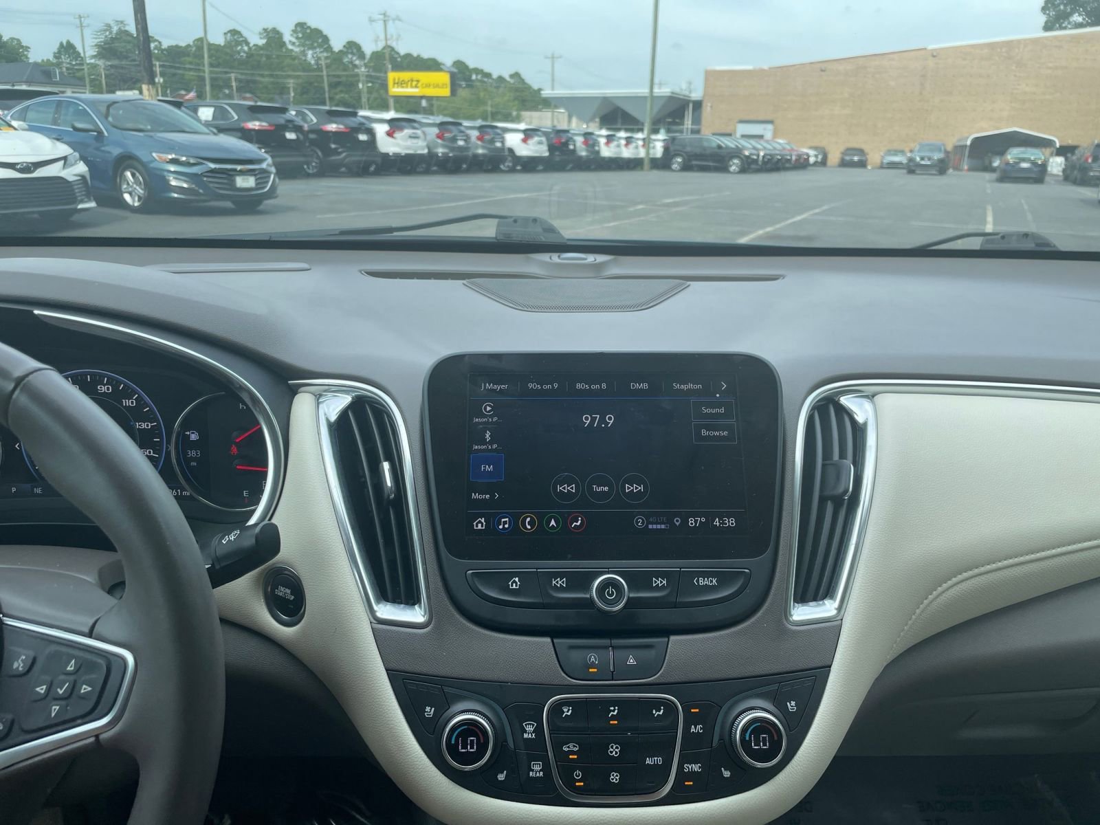 Thumbnail: 2024 Chevrolet Malibu - 18